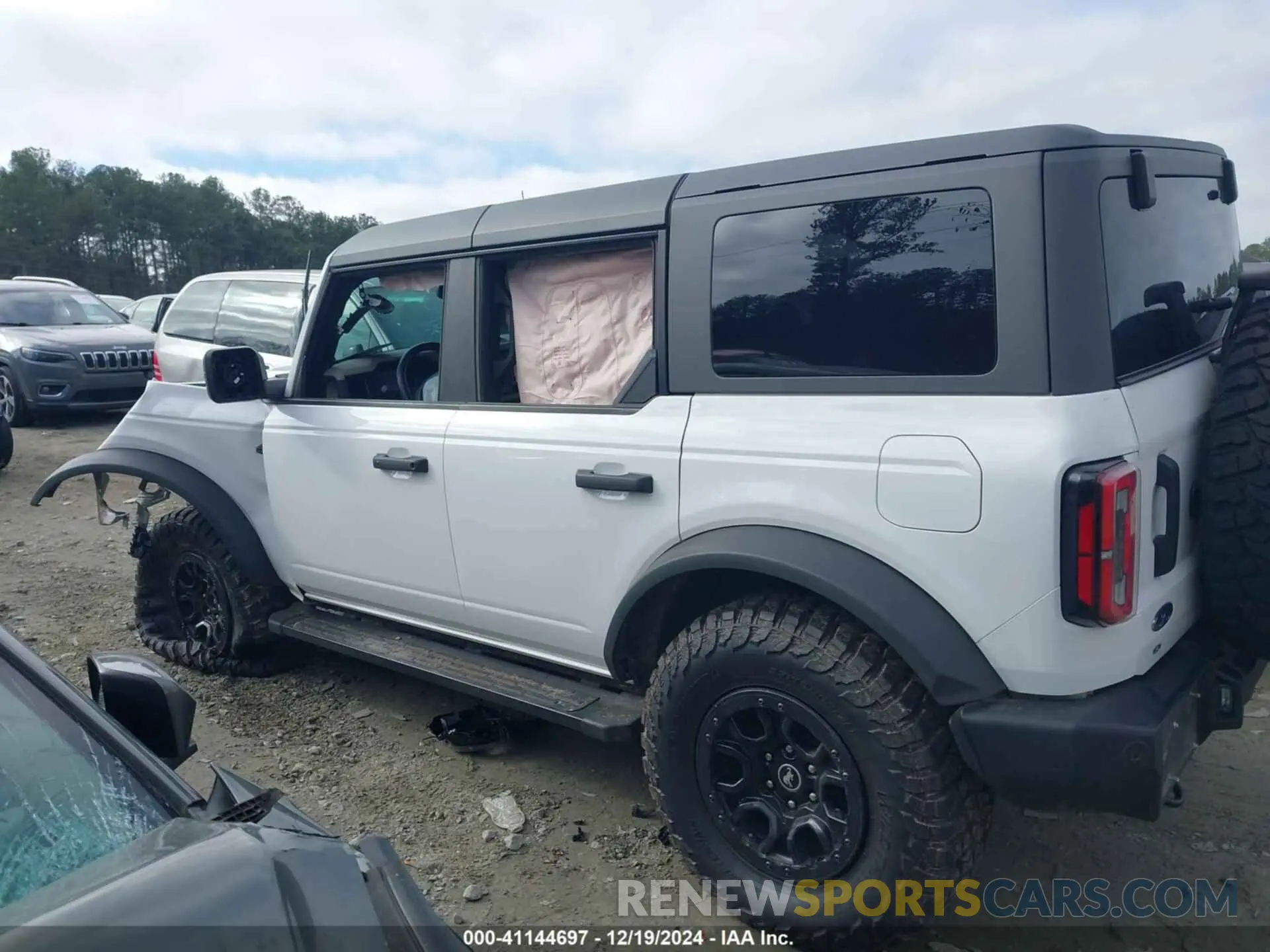 13 fotografías del automóvil dañado 1FMEE5DP7PLB52177 FORD BRONCO 2023