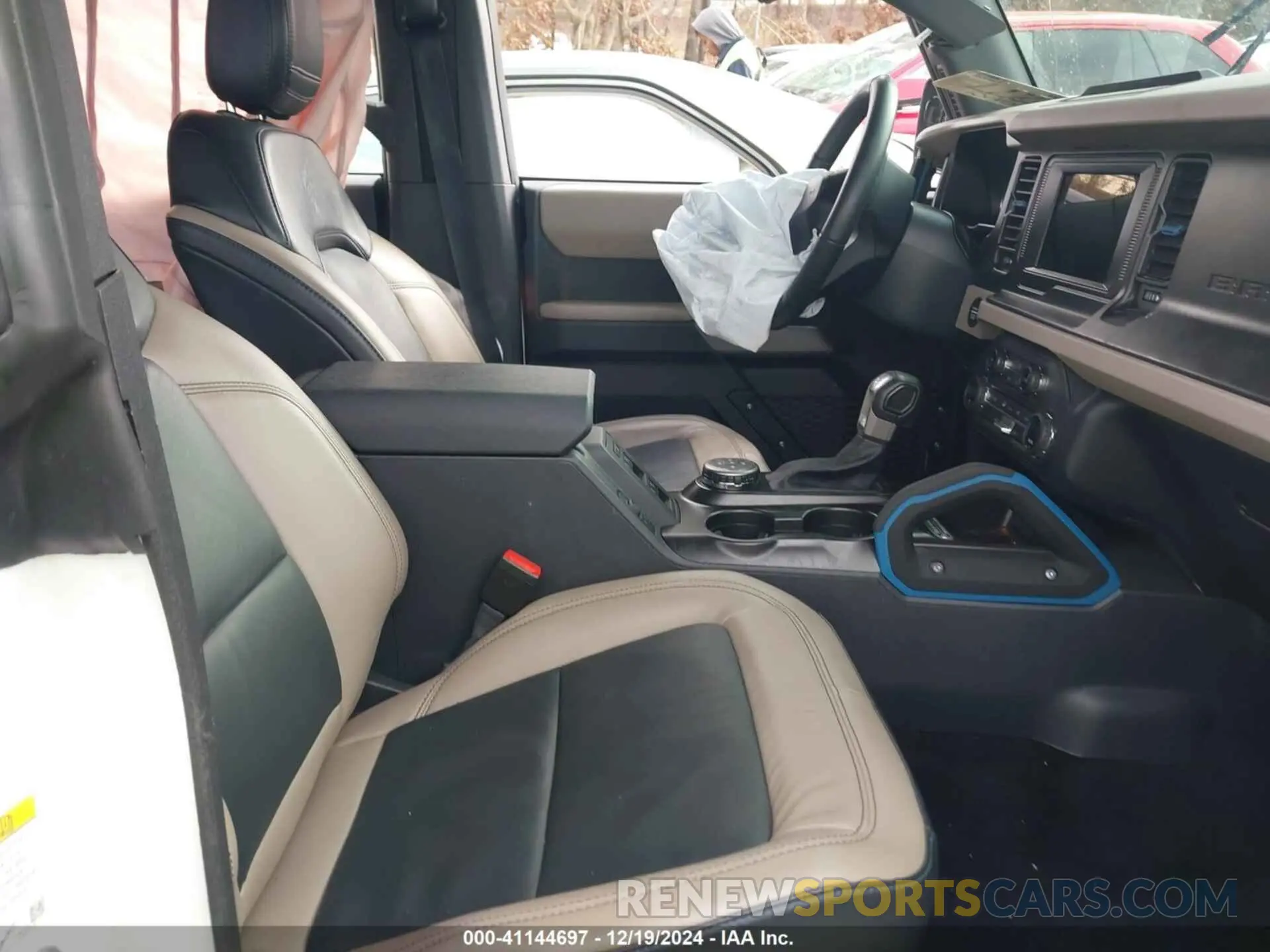 5 fotografías del automóvil dañado 1FMEE5DP7PLB52177 FORD BRONCO 2023