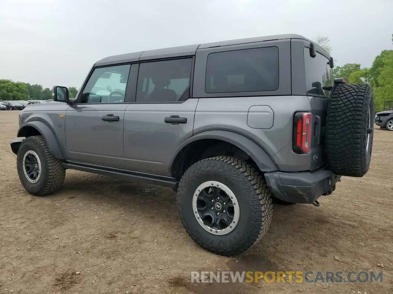 2 fotografías del automóvil dañado 1FMEE5DP8PLB53323 FORD BRONCO 2023