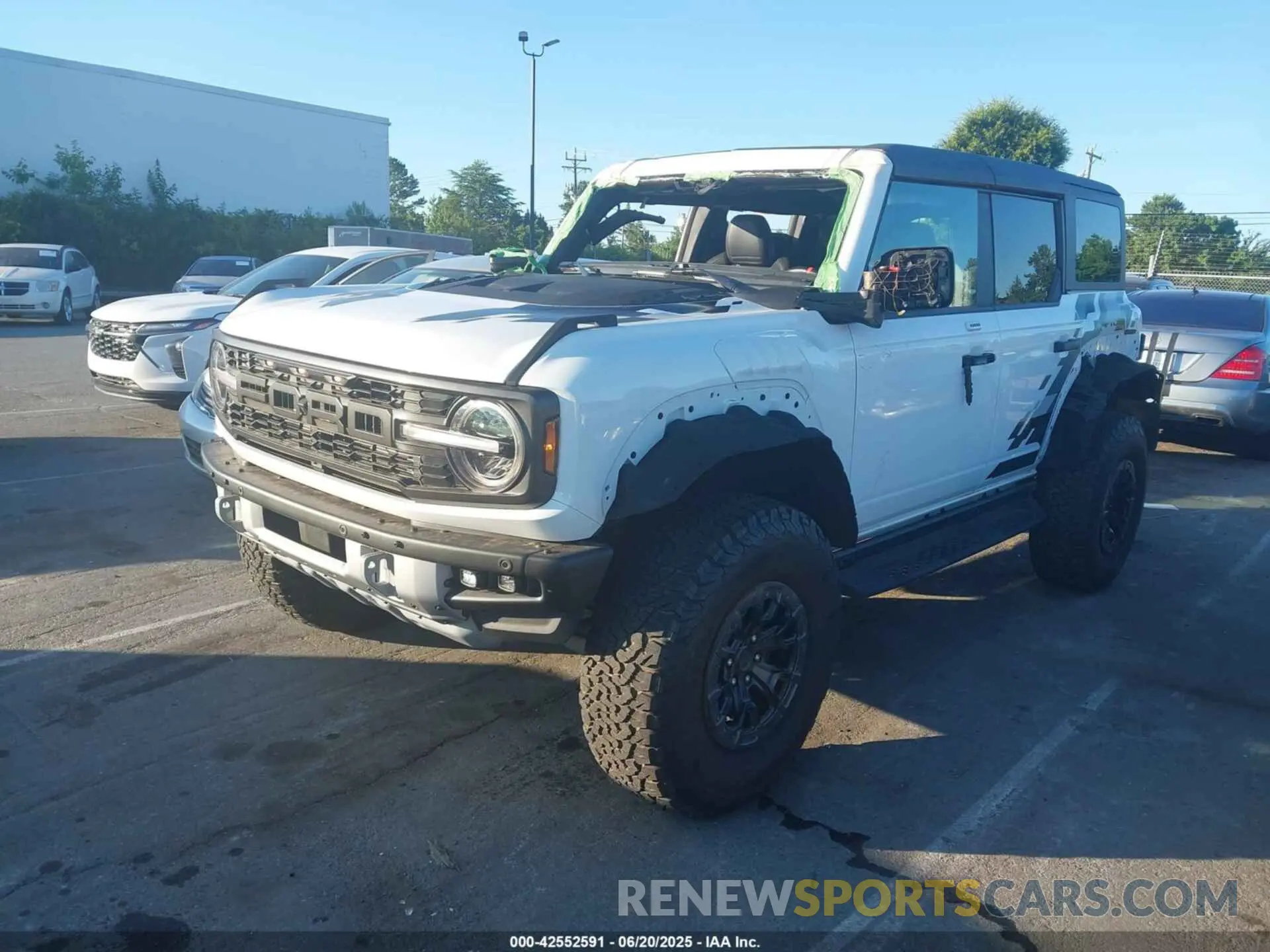 2 fotografías del automóvil dañado 1FMEE5JR0PLB23674 FORD BRONCO 2023