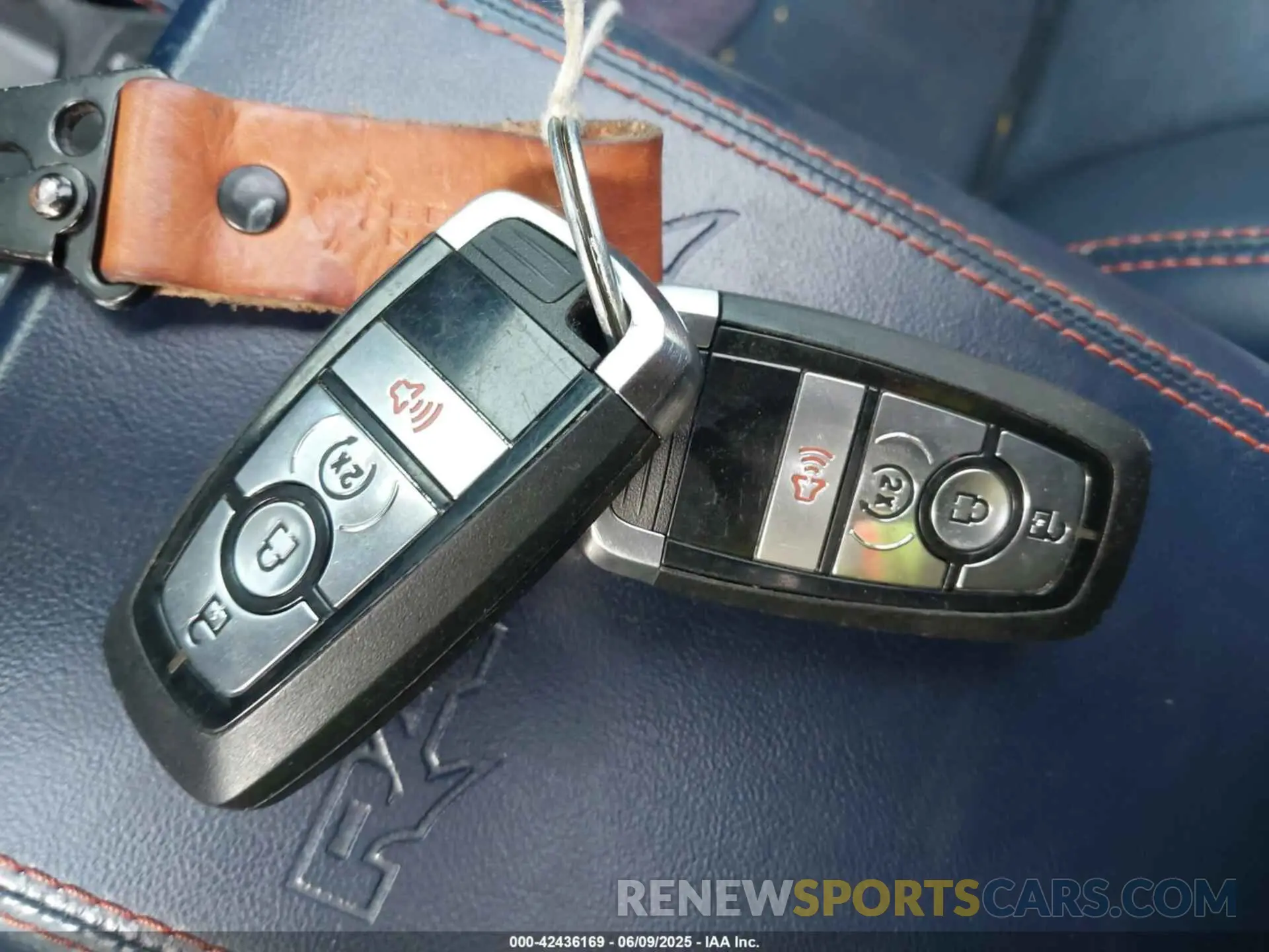 11 fotografías del automóvil dañado 1FMEE5JR2PLB23076 FORD BRONCO 2023
