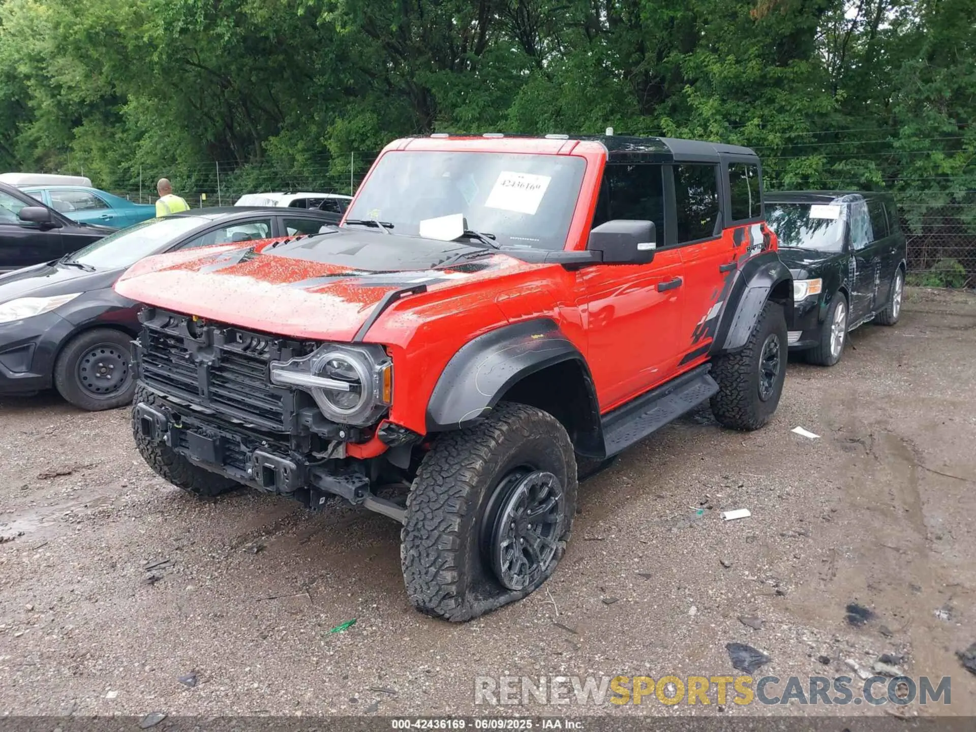 2 fotografías del automóvil dañado 1FMEE5JR2PLB23076 FORD BRONCO 2023