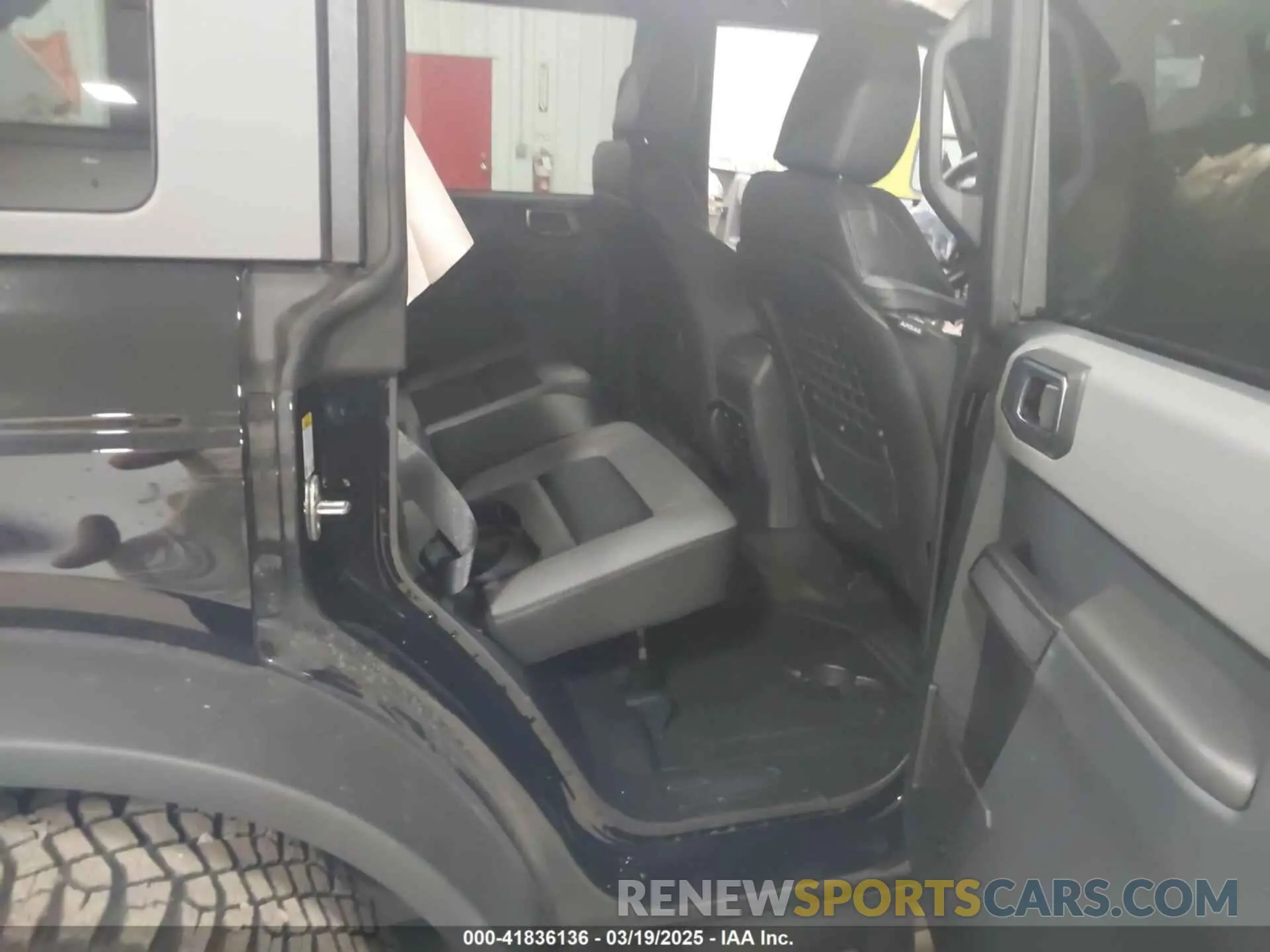8 fotografías del automóvil dañado 1FMDE7BH2RLA67771 FORD BRONCO 2024