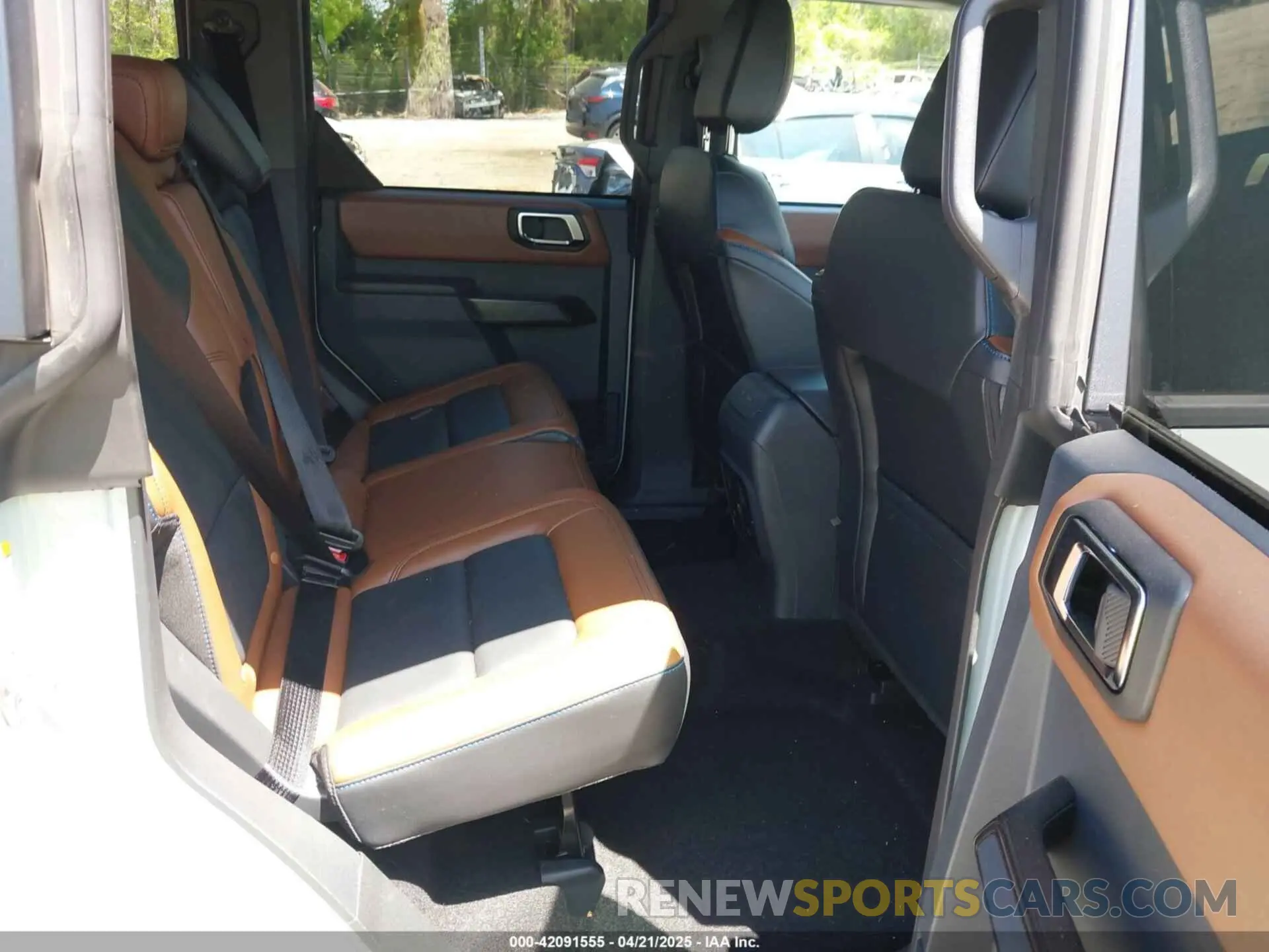 8 fotografías del automóvil dañado 1FMDE8BH4RLB07497 FORD BRONCO 2024