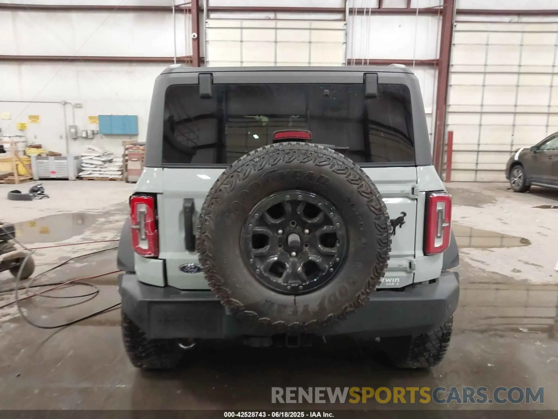 17 fotografías del automóvil dañado 1FMEE2BP2RLA23042 FORD BRONCO 2024