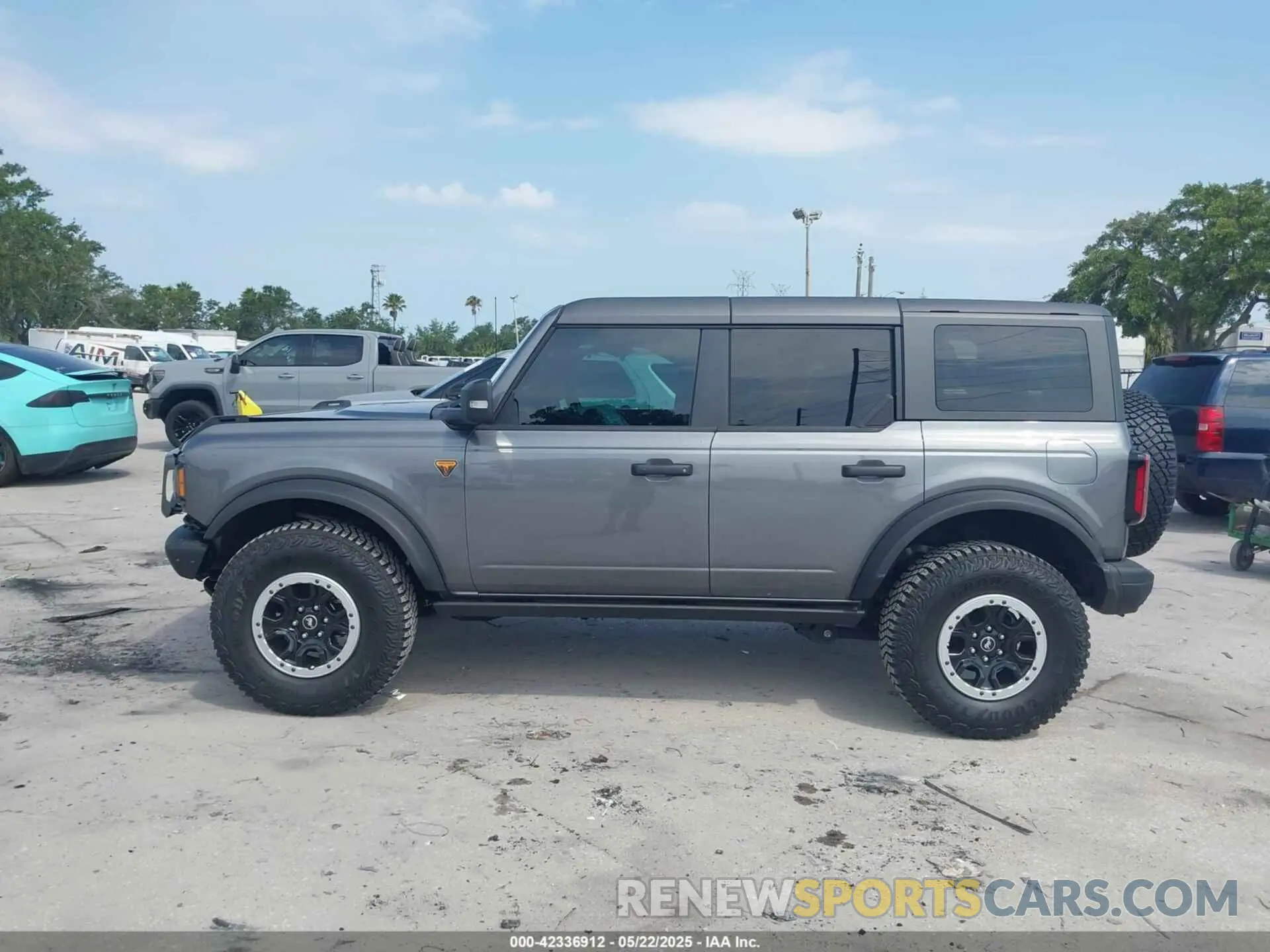 14 fotografías del automóvil dañado 1FMEE9BPXRLB28517 FORD BRONCO 2024