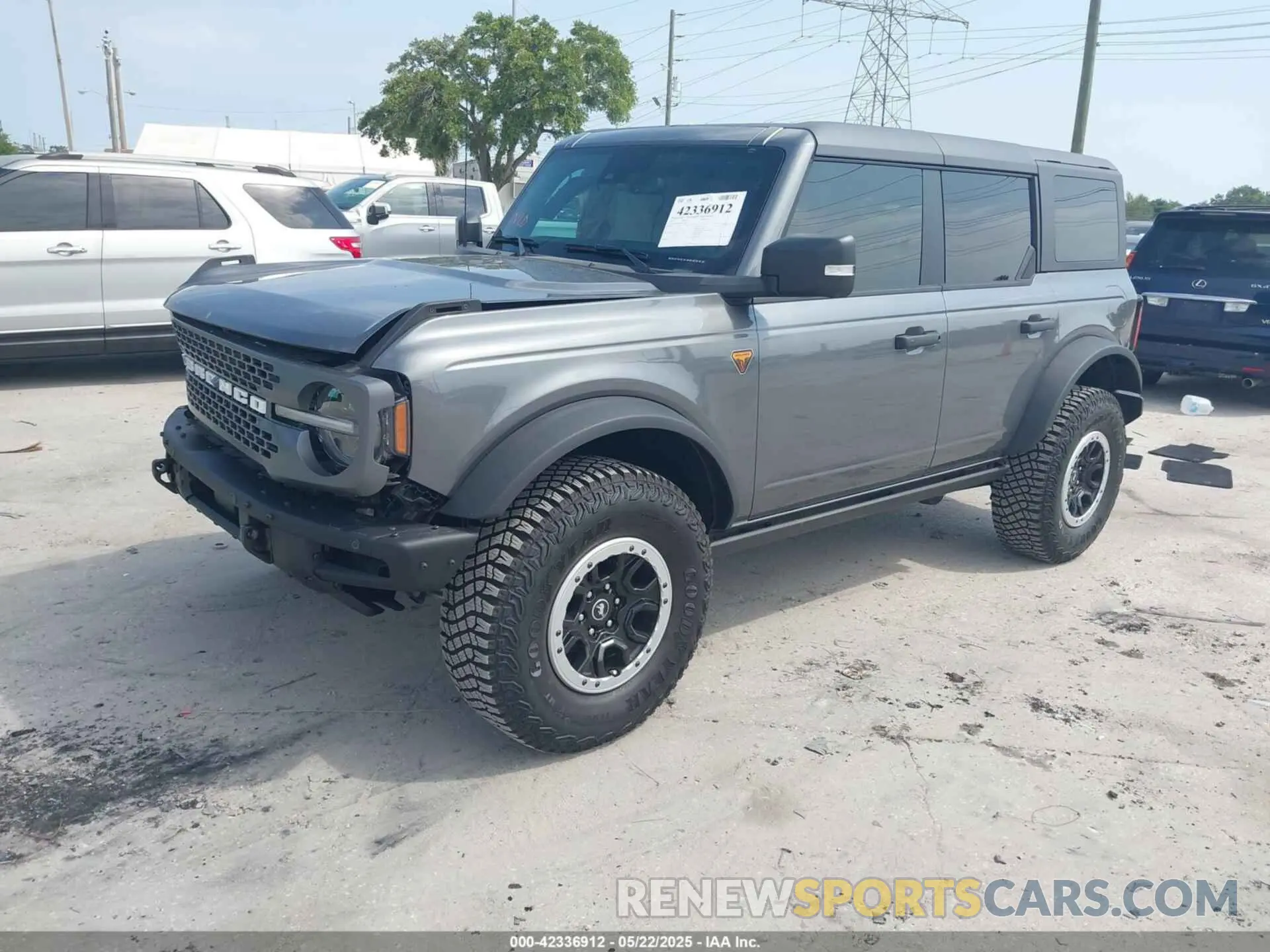 2 fotografías del automóvil dañado 1FMEE9BPXRLB28517 FORD BRONCO 2024