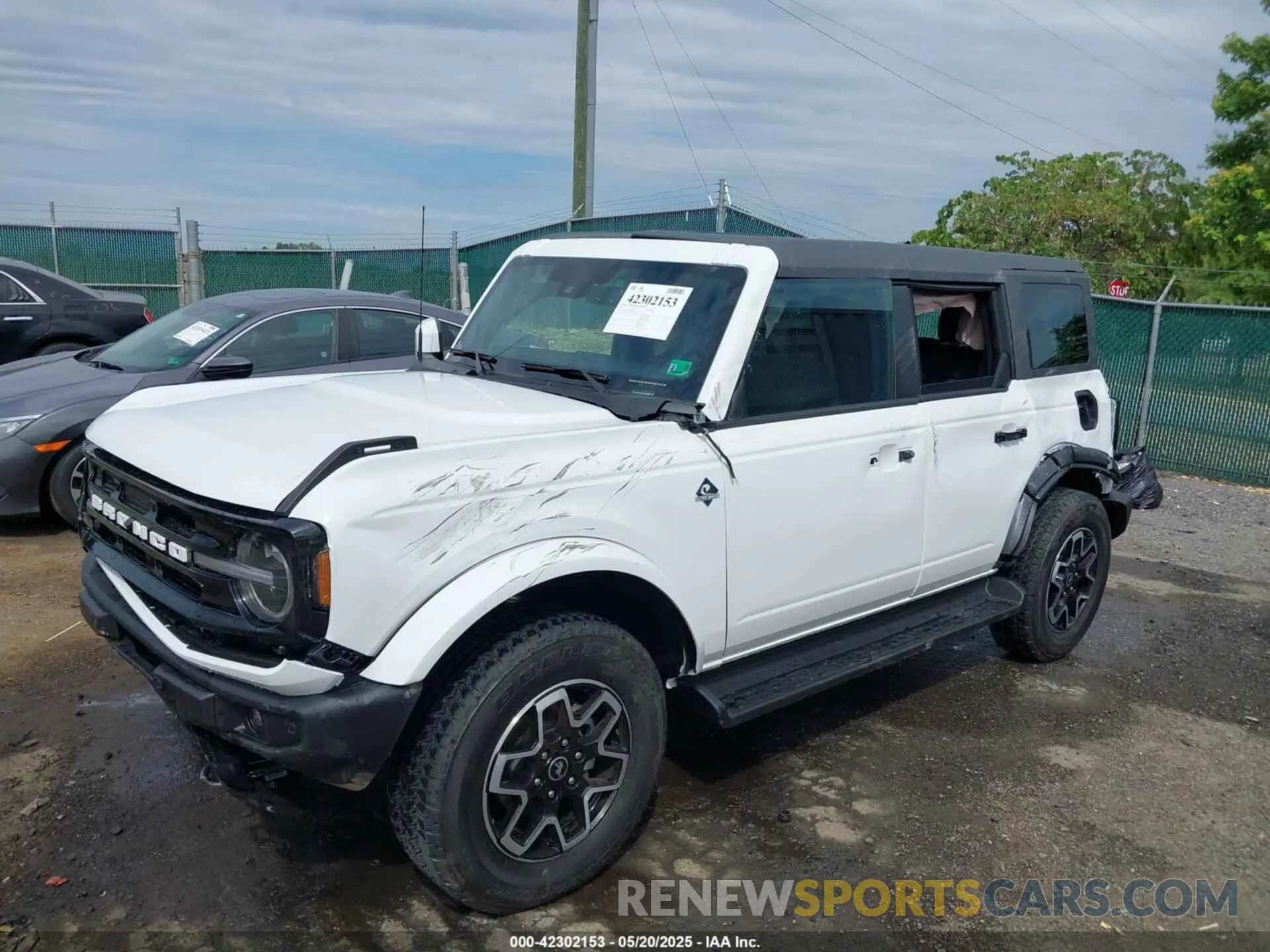 2 fotografías del automóvil dañado 1FMDE8BH3SLA68925 FORD BRONCO 2025
