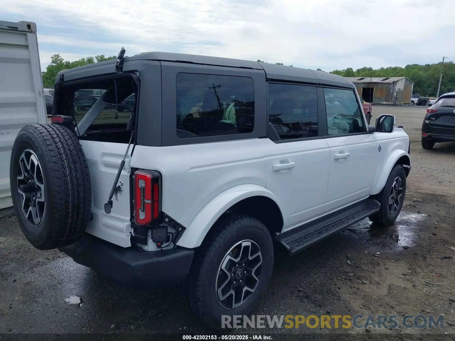 4 fotografías del automóvil dañado 1FMDE8BH3SLA68925 FORD BRONCO 2025