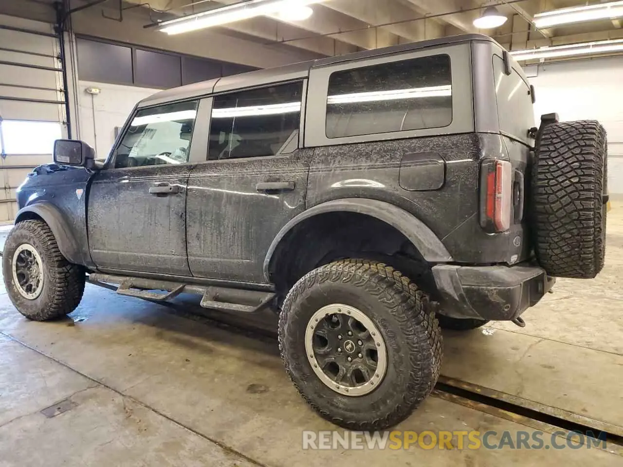 2 fotografías del automóvil dañado 1FMEE9BP2RLA25236 FORD BRONCO BAD 2024