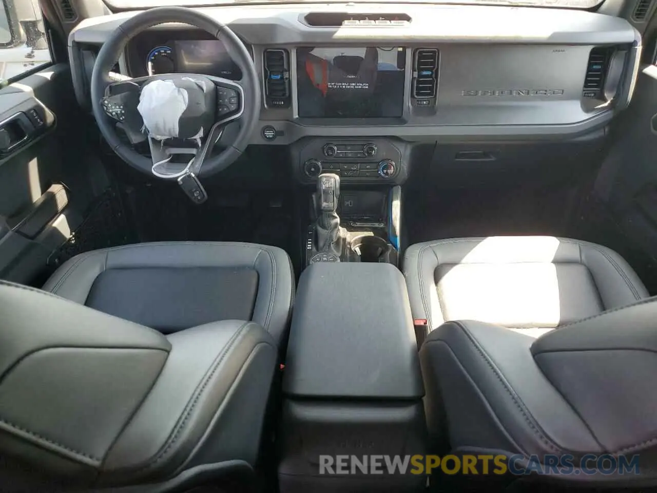 8 fotografías del automóvil dañado 1FMDE1BH9RLB26151 FORD BRONCO BLA 2024