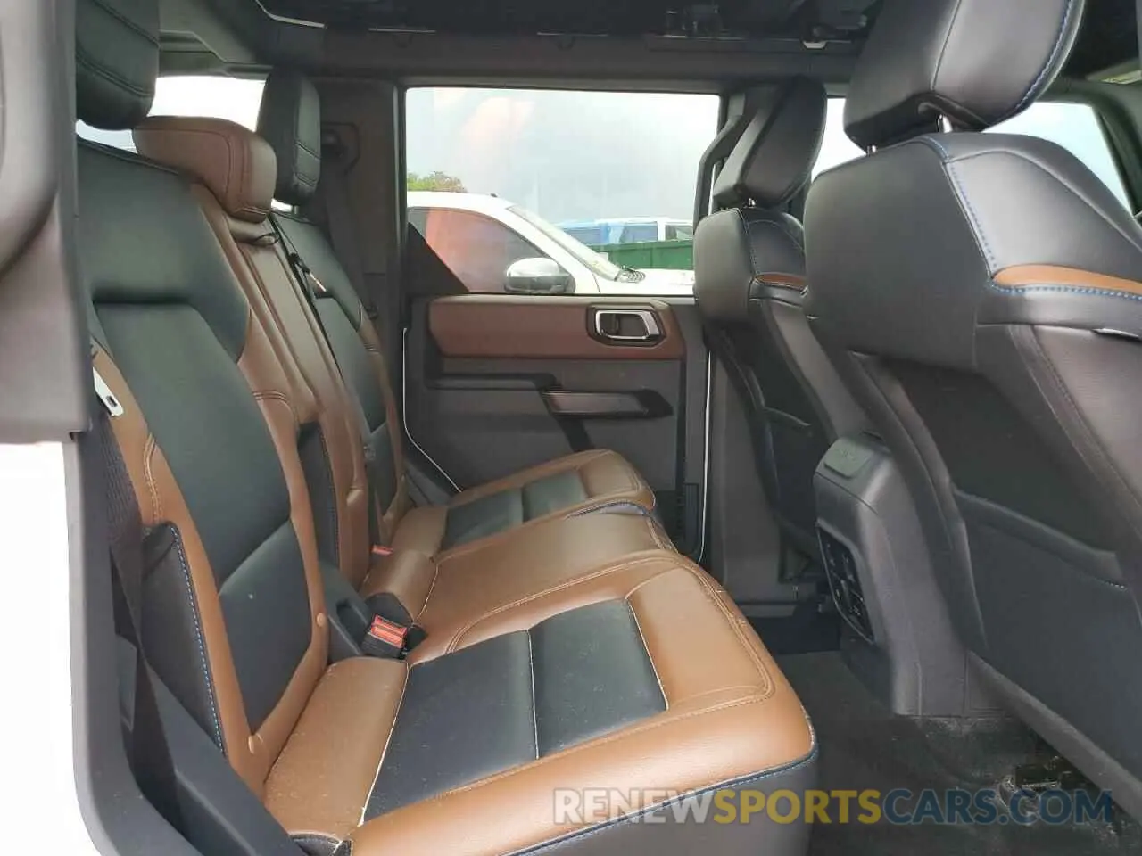 11 fotografías del automóvil dañado 1FMDE8BH2RLA97486 FORD BRONCO OUT 2024