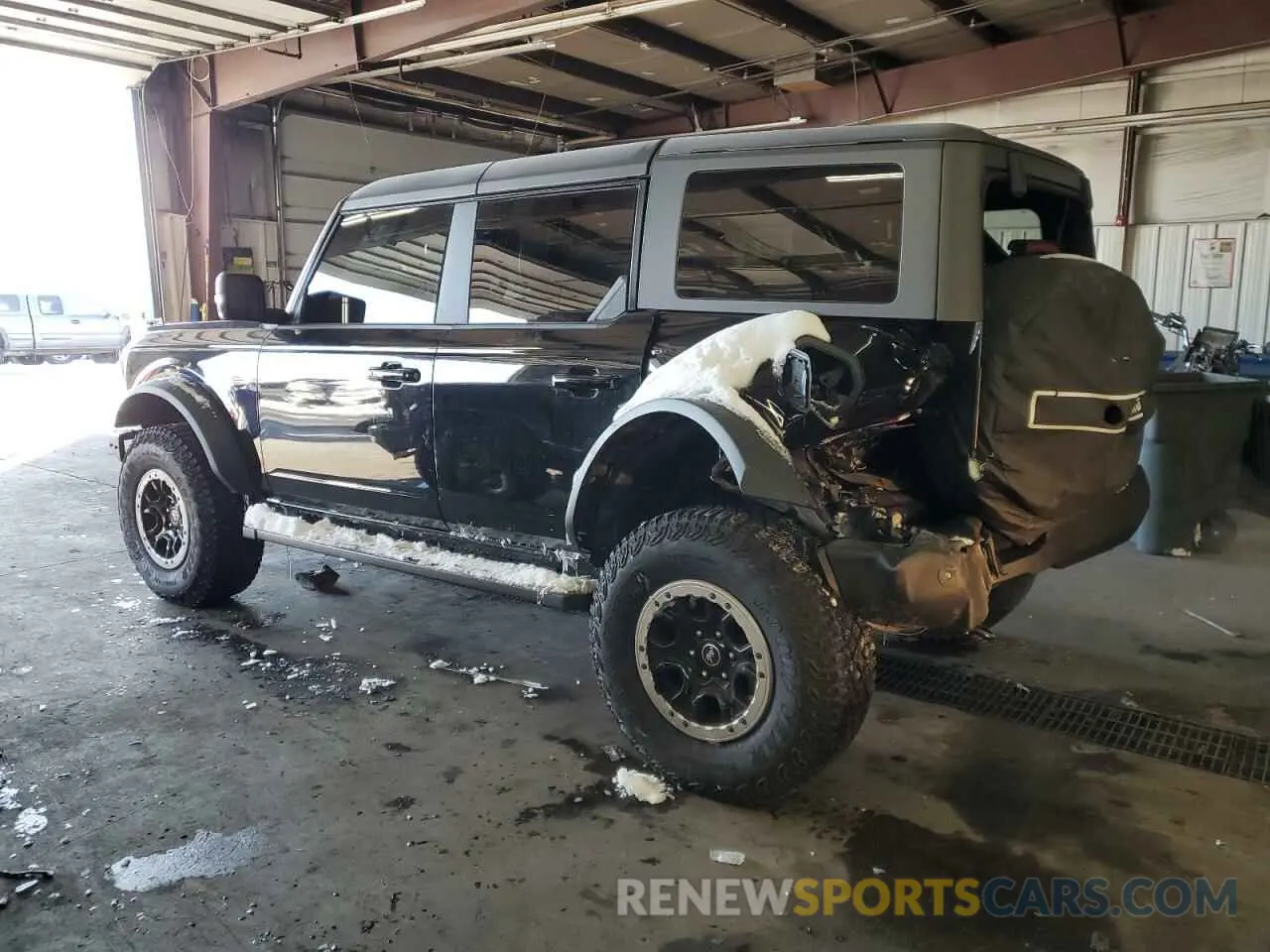 2 fotografías del automóvil dañado 1FMEE8BP2RLA52513 FORD BRONCO OUT 2024