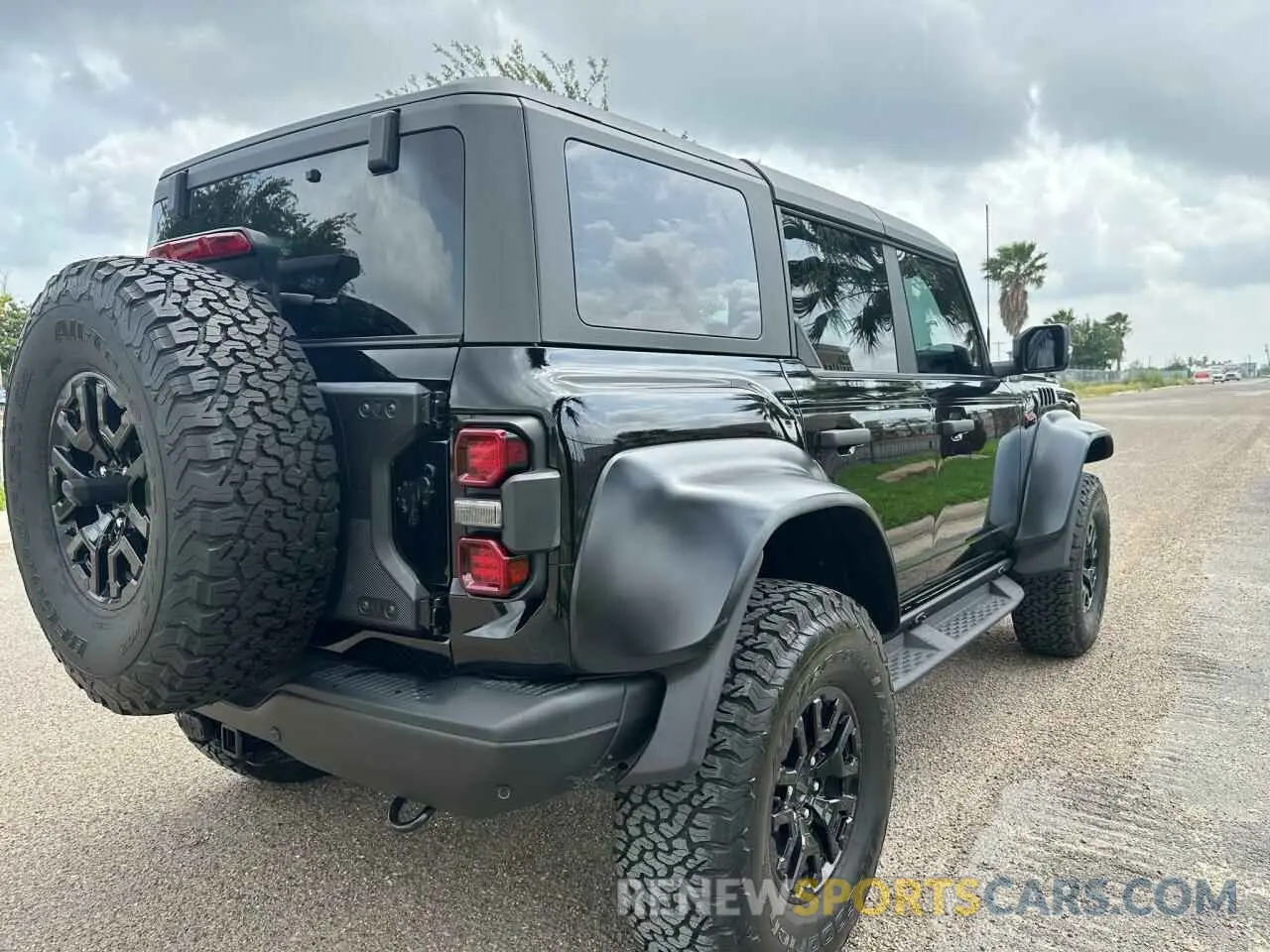 4 fotografías del automóvil dañado 1FMEE5JR1PLA80964 FORD BRONCO RAP 2023