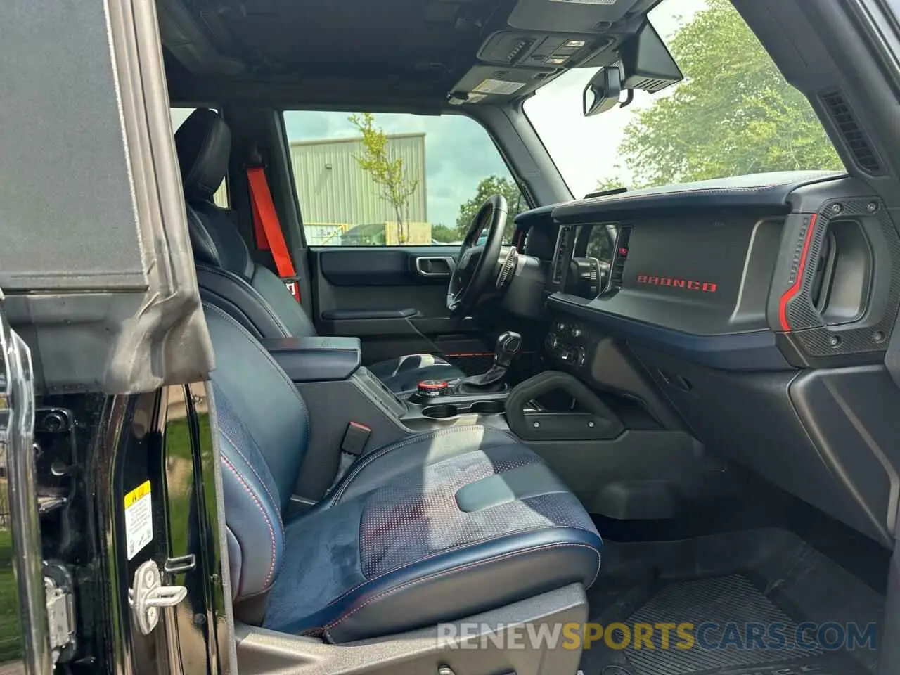 5 fotografías del automóvil dañado 1FMEE5JR1PLA80964 FORD BRONCO RAP 2023
