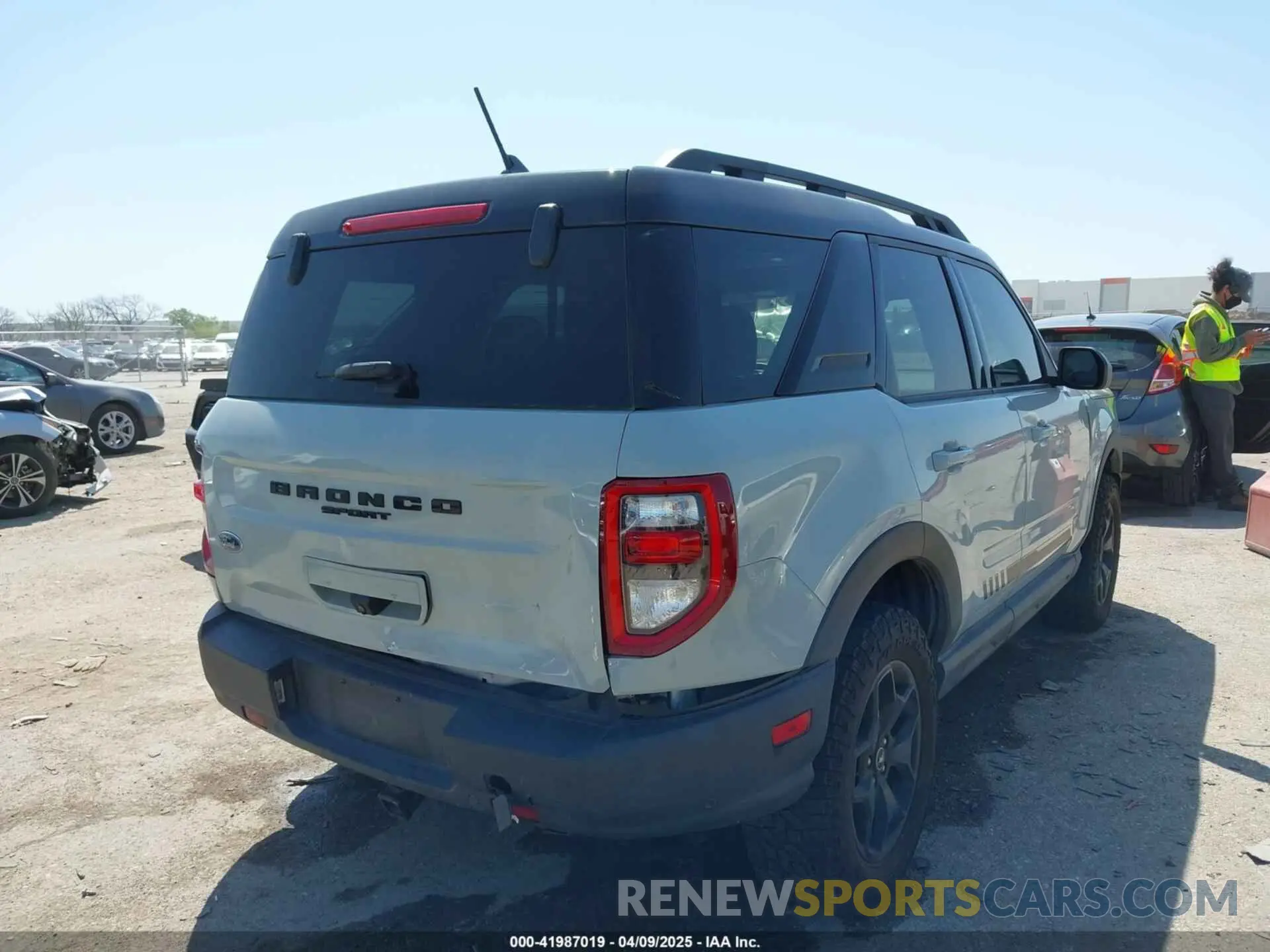 4 fotografías del automóvil dañado 3FMCR9F9XMRA13143 FORD BRONCO SPORT 2021