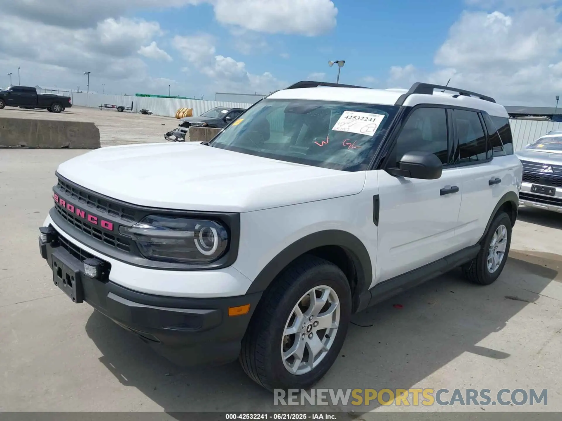 2 fotografías del automóvil dañado 3FMCR9A60NRD24465 FORD BRONCO SPORT 2022