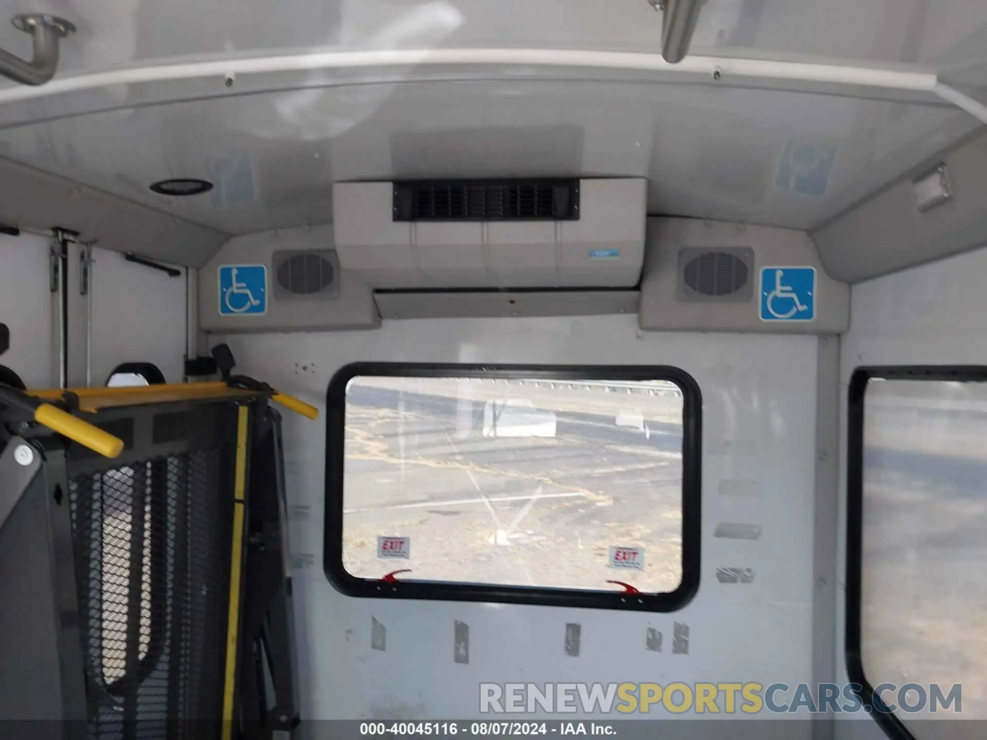 14 fotografías del automóvil dañado 1FDEE3FS6KDC17707 FORD E-350 CUTAWAY 2019