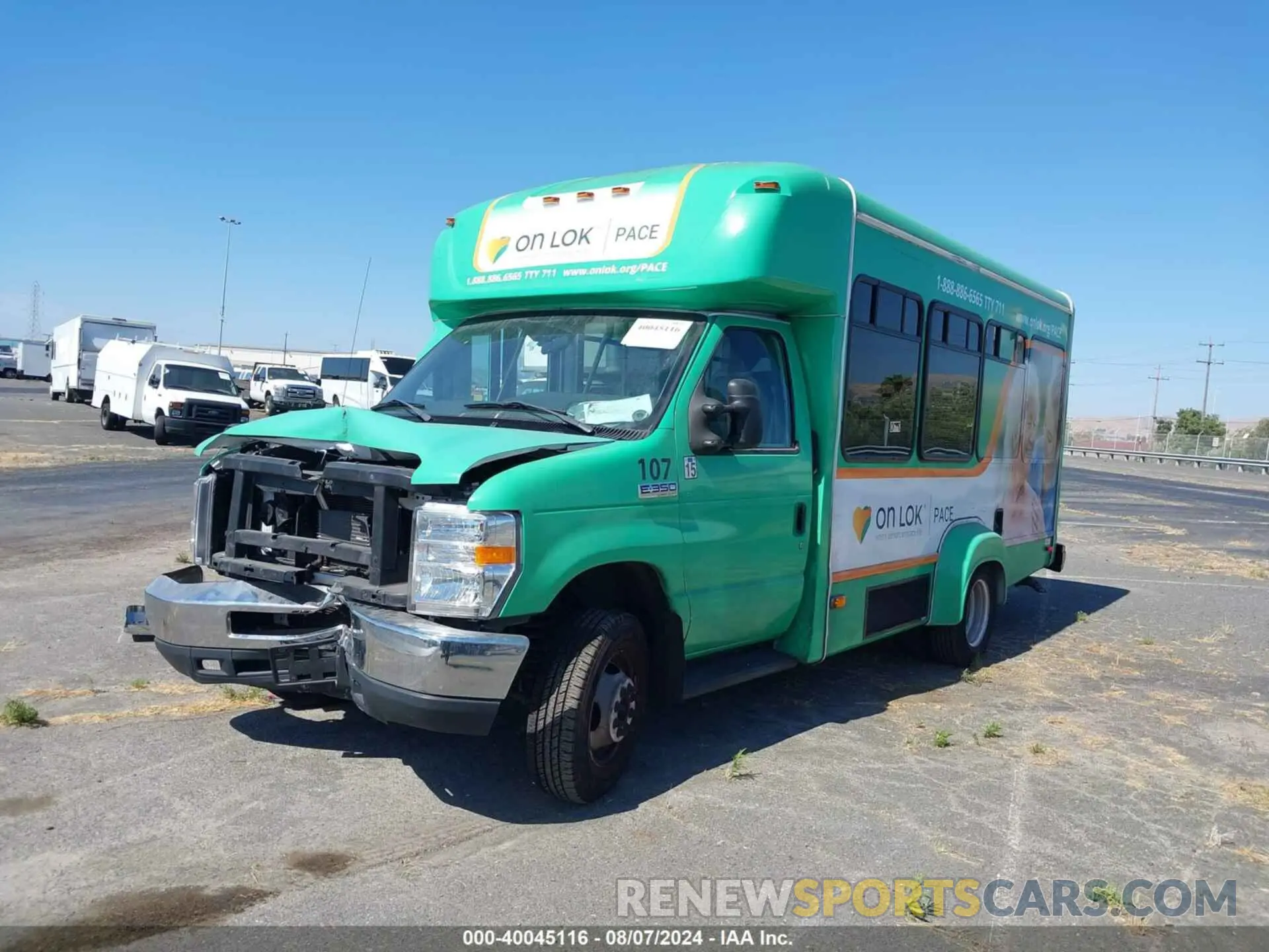 2 fotografías del automóvil dañado 1FDEE3FS6KDC17707 FORD E-350 CUTAWAY 2019