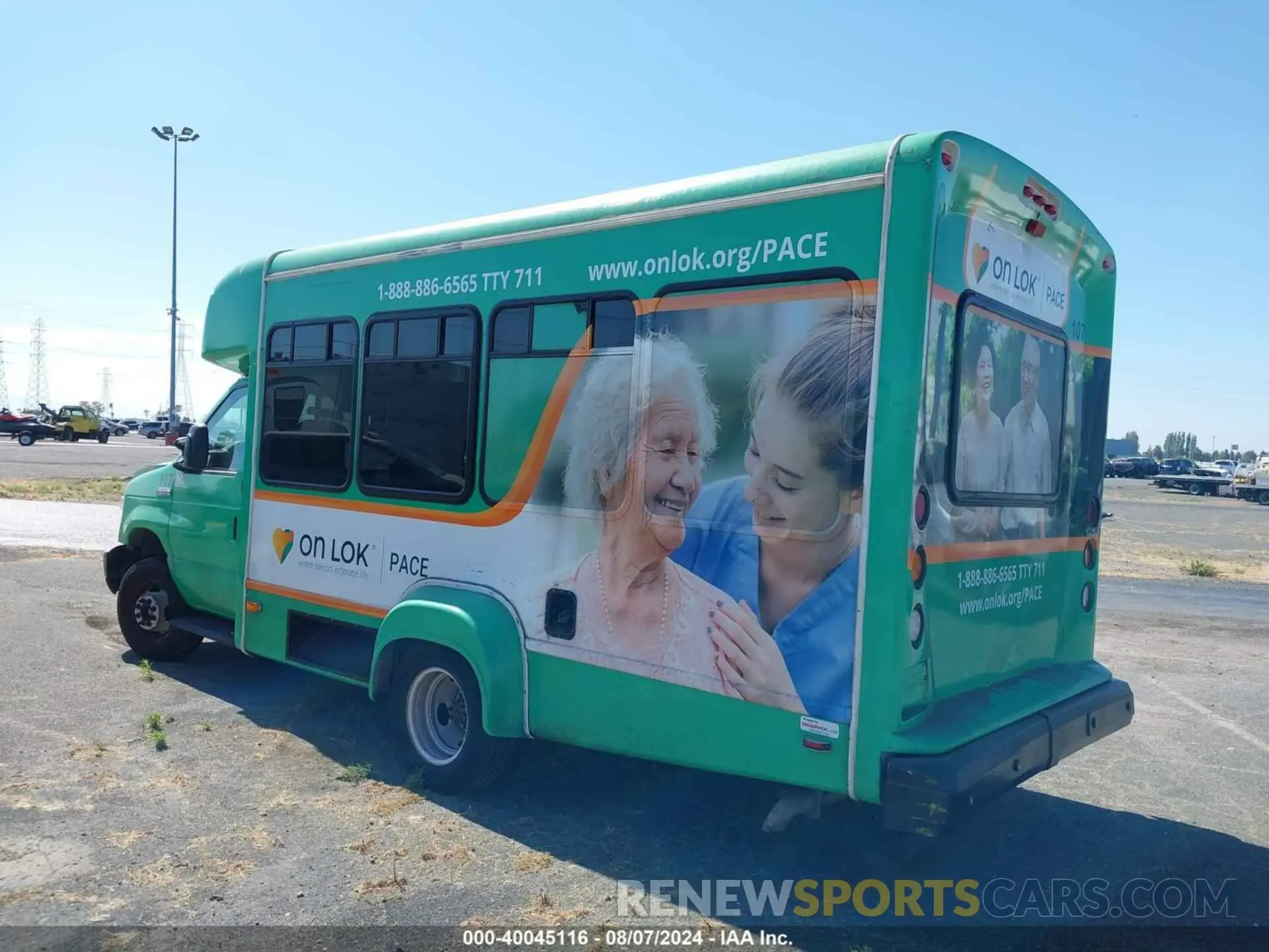 3 fotografías del automóvil dañado 1FDEE3FS6KDC17707 FORD E-350 CUTAWAY 2019