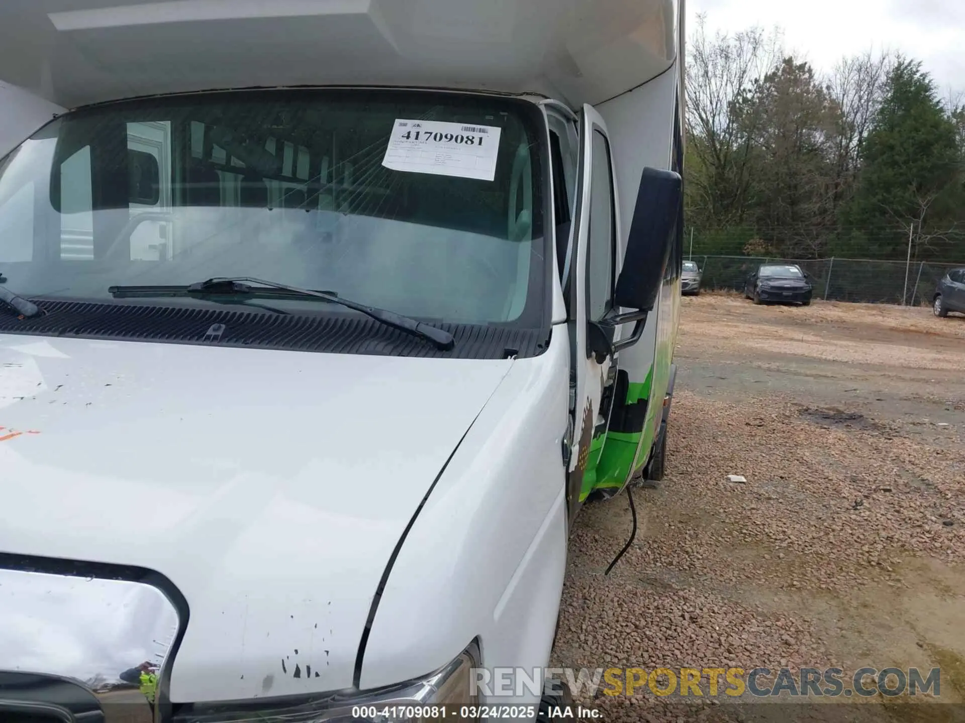 13 fotografías del automóvil dañado 1FDEE3FS7KDC59562 FORD E-350 CUTAWAY 2019
