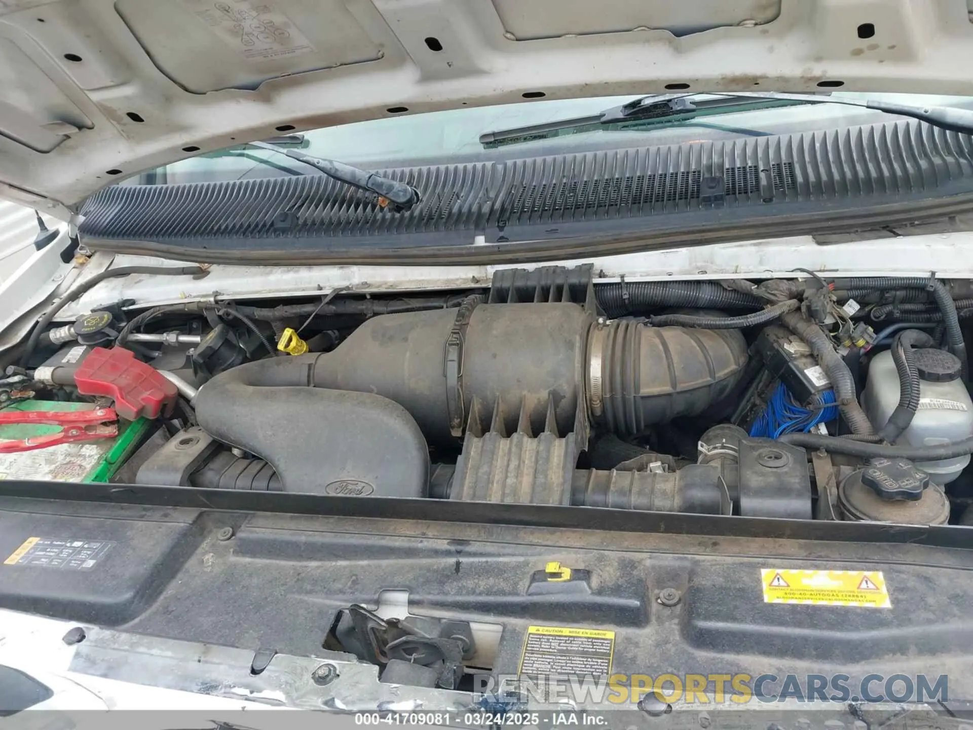 9 fotografías del automóvil dañado 1FDEE3FS7KDC59562 FORD E-350 CUTAWAY 2019