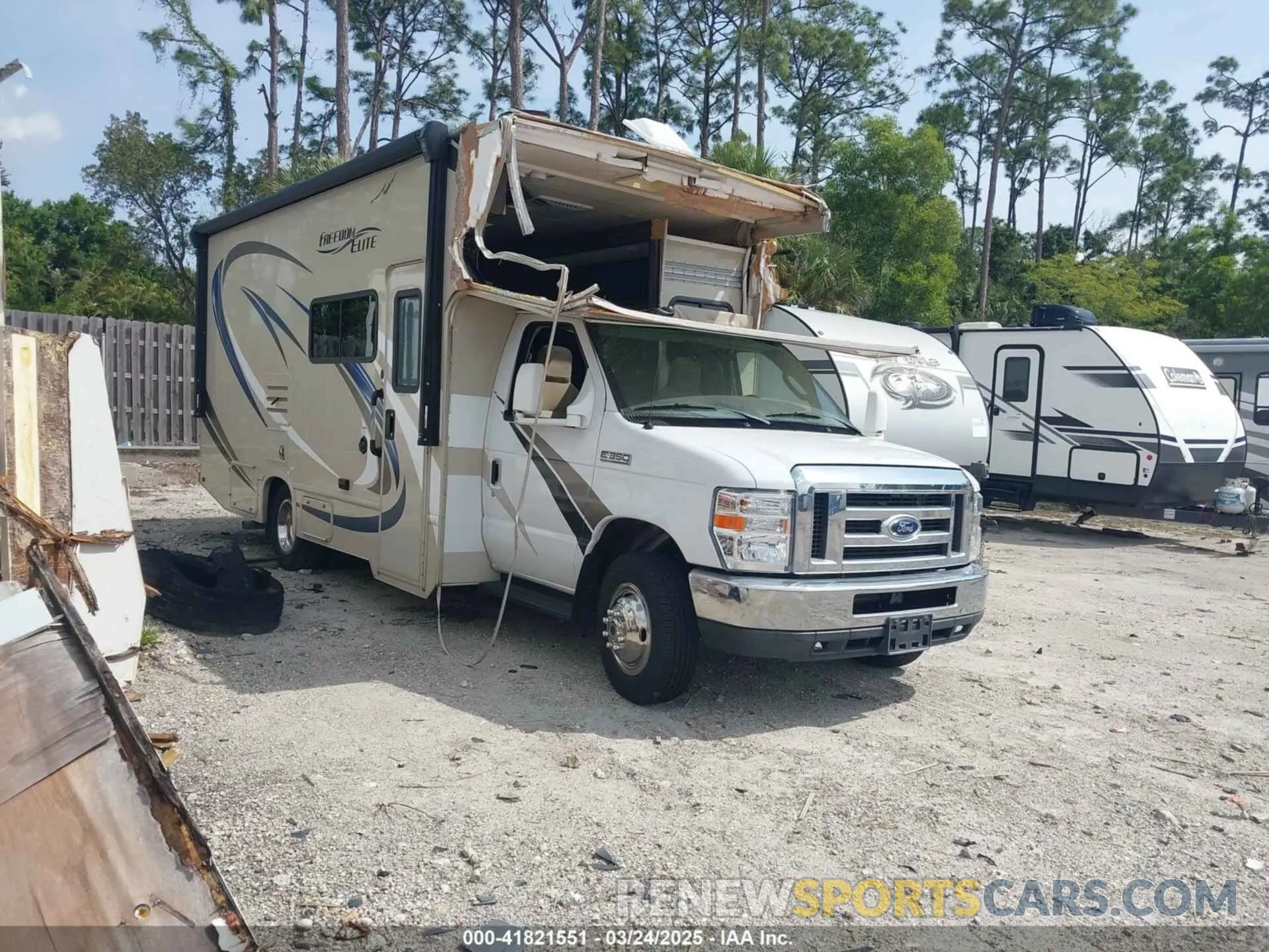 1 fotografías del automóvil dañado 1FDWE3FS0KDC25208 FORD E-350 CUTAWAY 2019