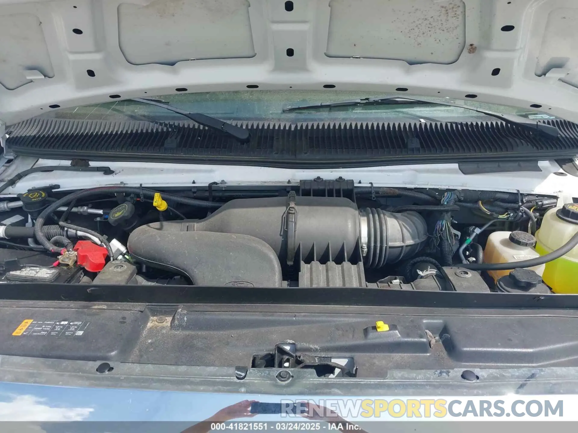 9 fotografías del automóvil dañado 1FDWE3FS0KDC25208 FORD E-350 CUTAWAY 2019