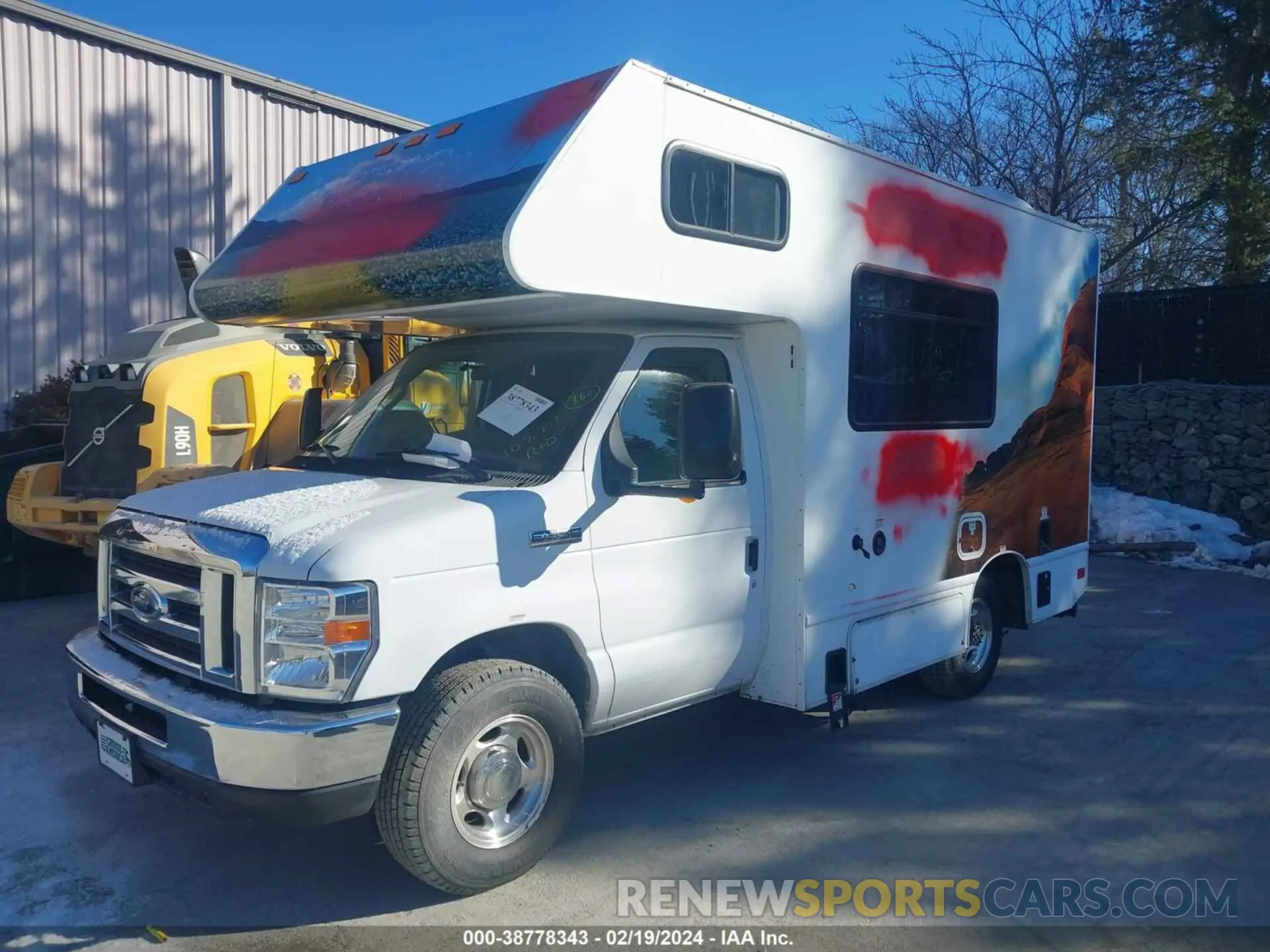 2 fotografías del automóvil dañado 1FDWE3FS9KDC22386 FORD E-350 CUTAWAY 2019