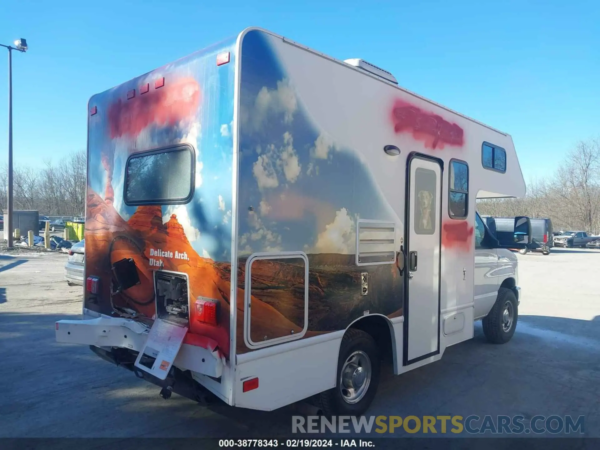 4 fotografías del automóvil dañado 1FDWE3FS9KDC22386 FORD E-350 CUTAWAY 2019