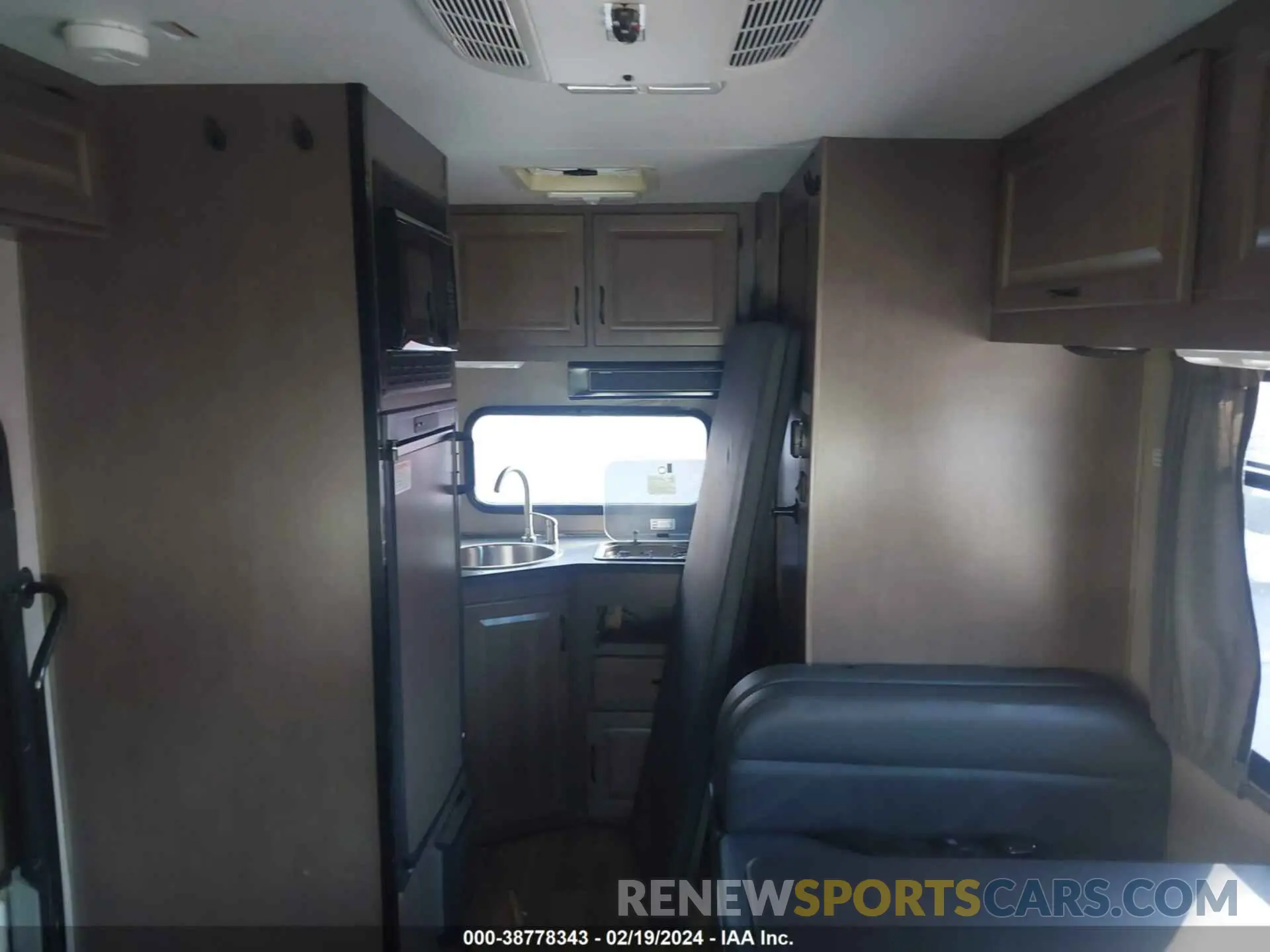 7 fotografías del automóvil dañado 1FDWE3FS9KDC22386 FORD E-350 CUTAWAY 2019