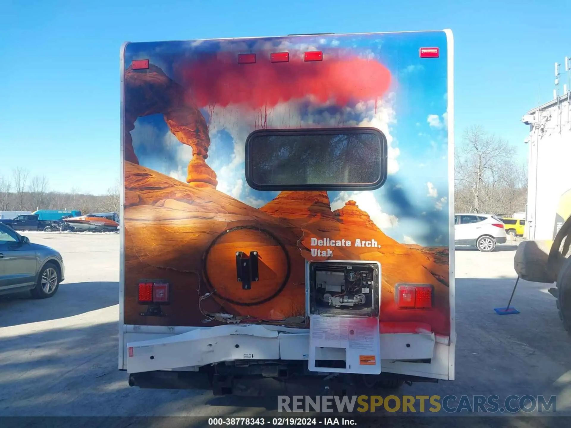 8 fotografías del automóvil dañado 1FDWE3FS9KDC22386 FORD E-350 CUTAWAY 2019