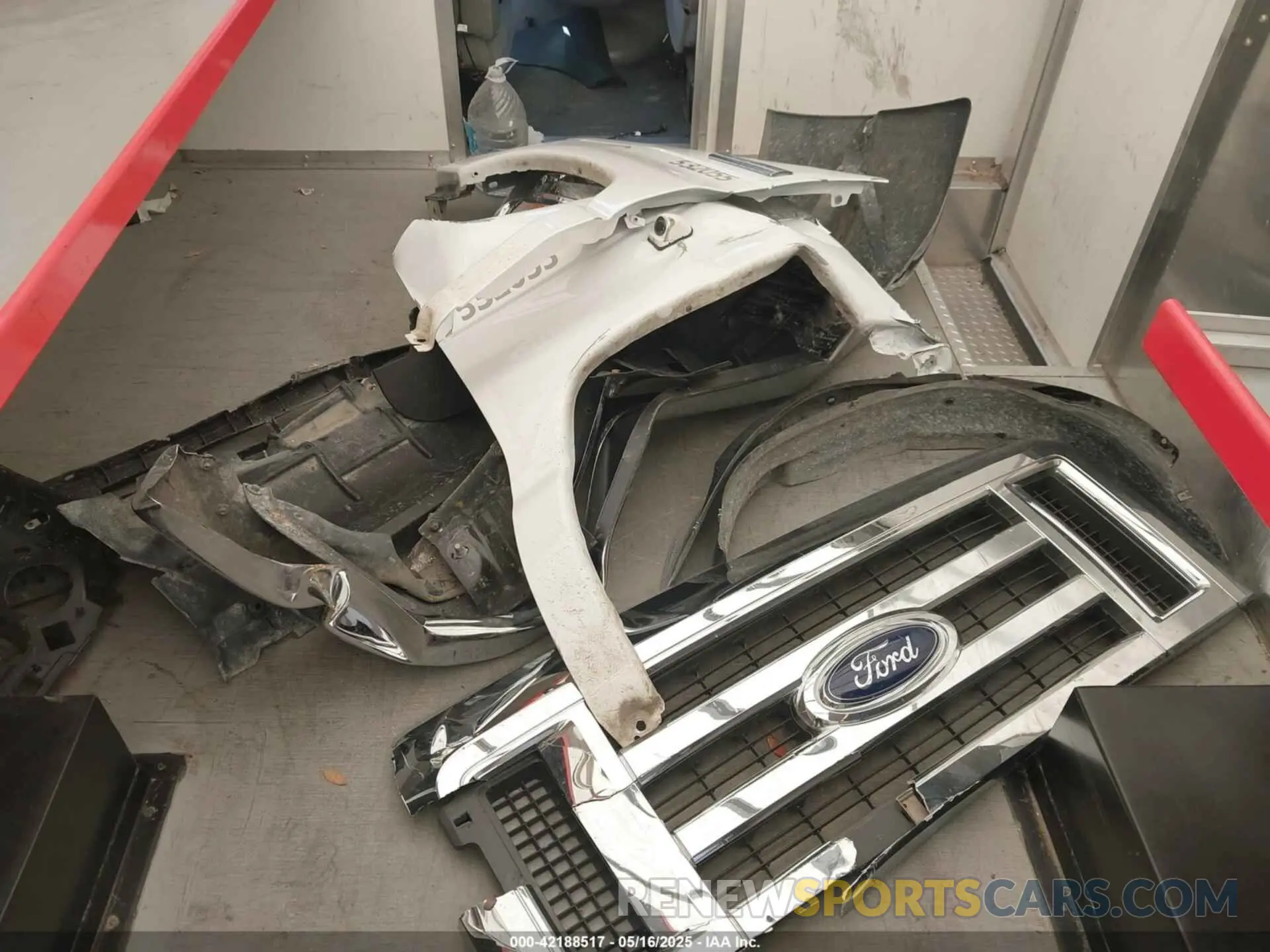 12 fotografías del automóvil dañado 1FDWE3FN1RDD45815 FORD E-350 CUTAWAY 2024