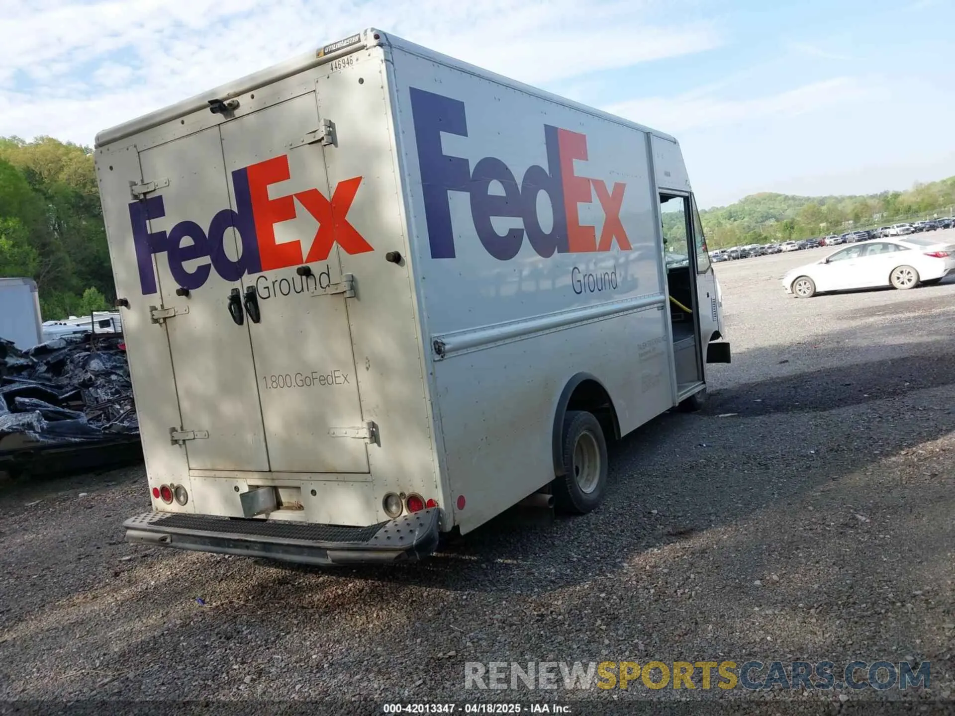 4 fotografías del automóvil dañado 1FC3E3KN1MDC21484 FORD E-350 STRIPPED 2021