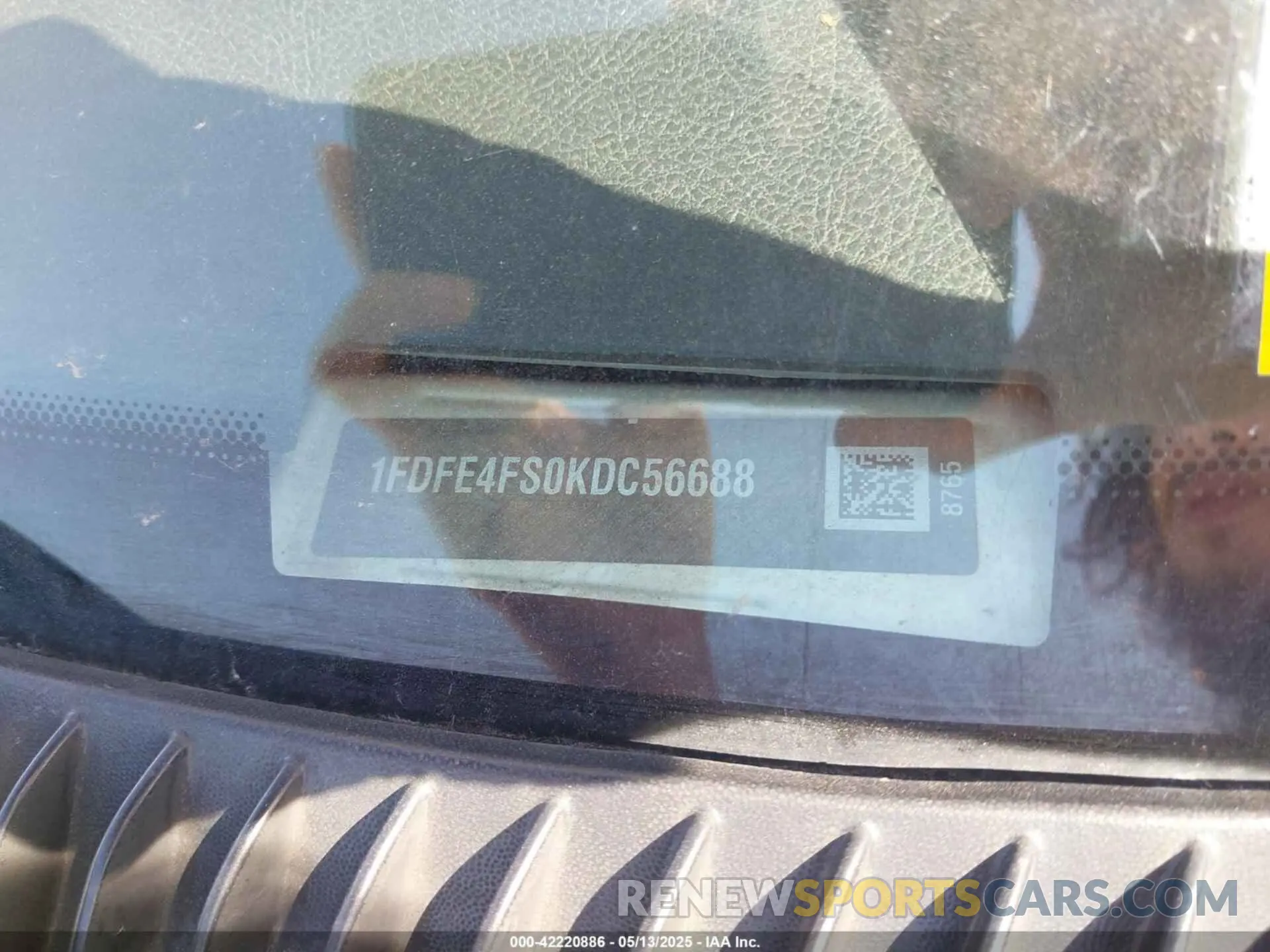 8 fotografías del automóvil dañado 1FDFE4FS0KDC56688 FORD E-450 CUTAWAY 2019