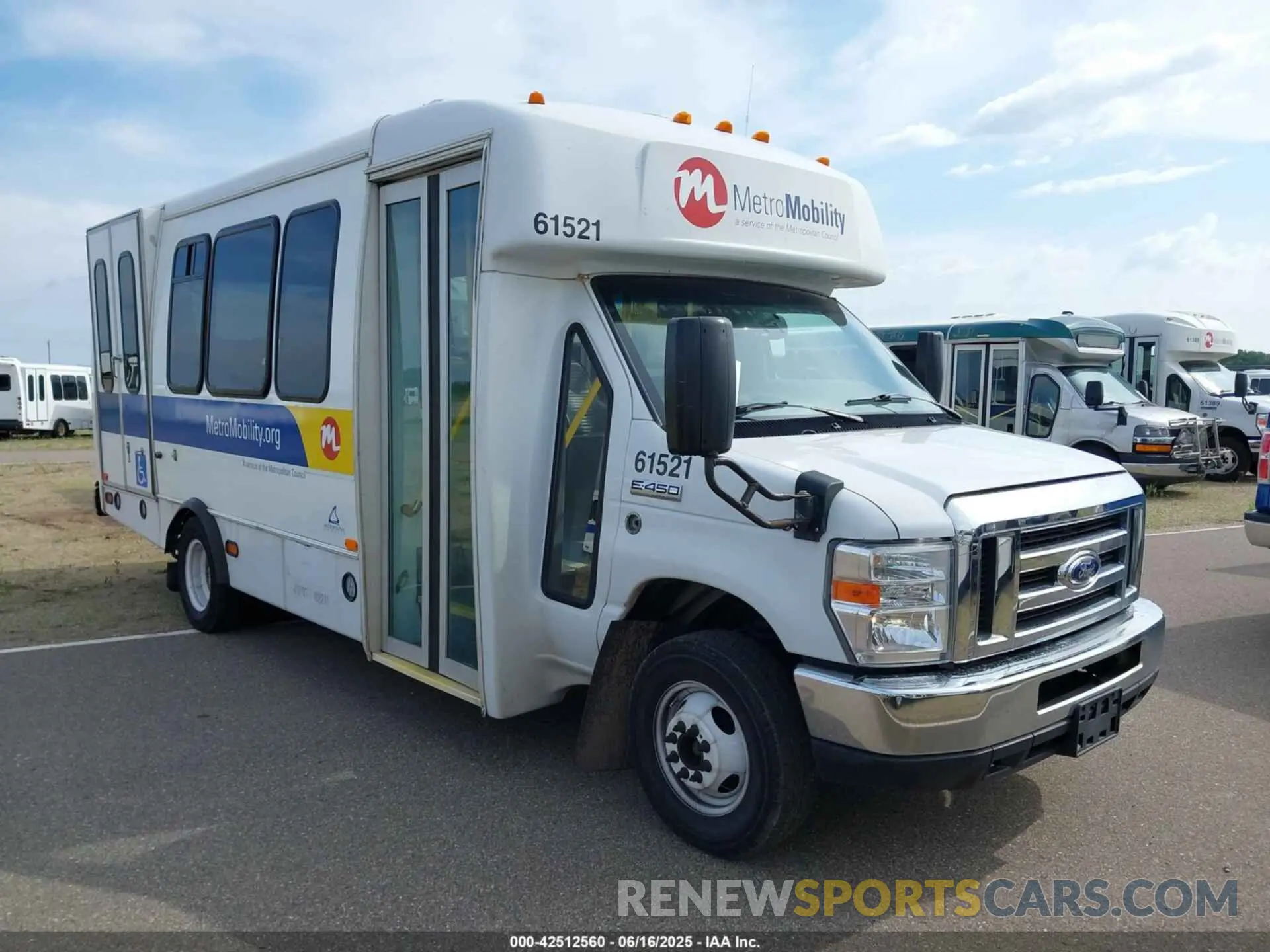 1 fotografías del automóvil dañado 1FDFE4FS0KDC60613 FORD E-450 CUTAWAY 2019