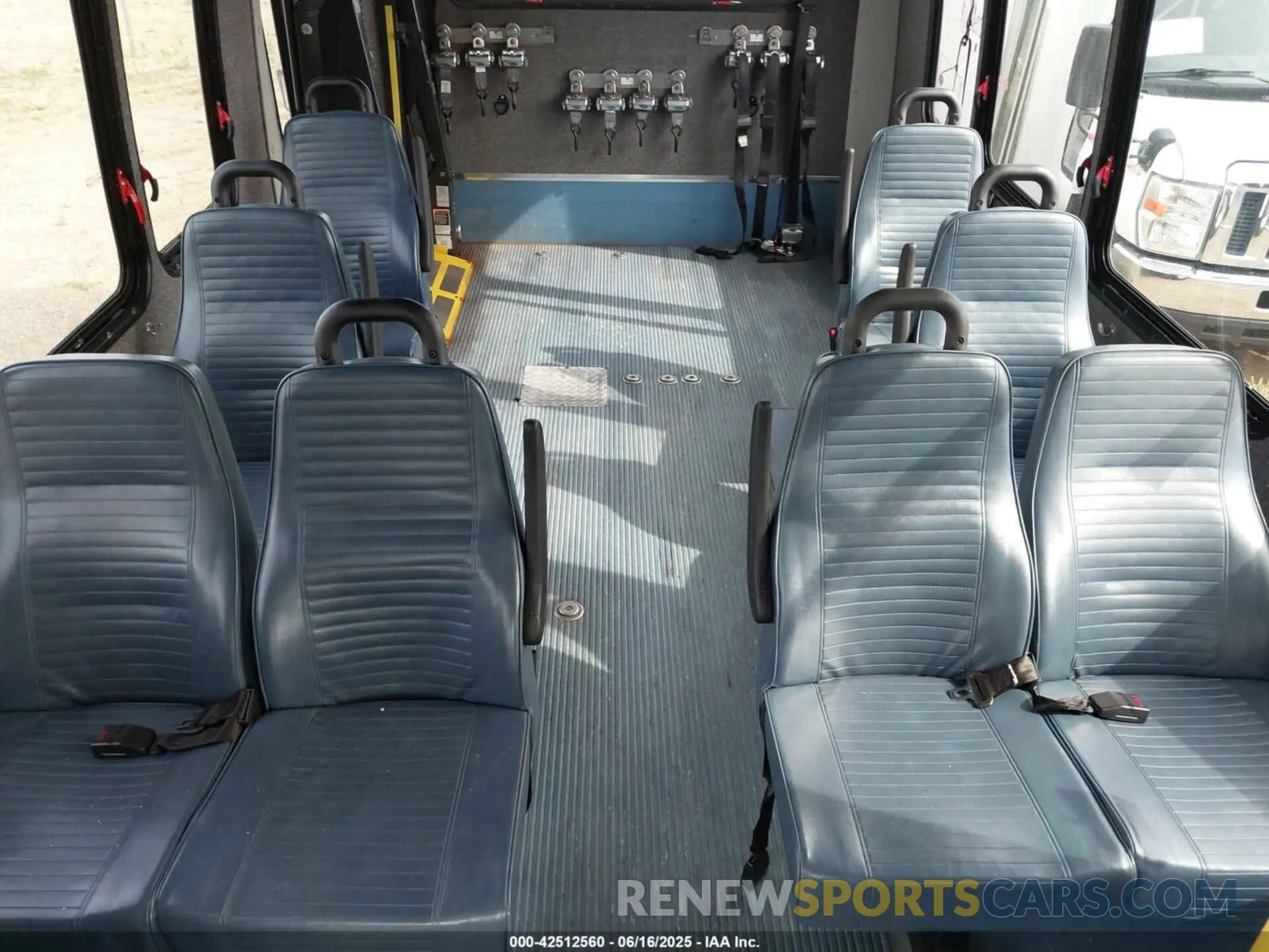 7 fotografías del automóvil dañado 1FDFE4FS0KDC60613 FORD E-450 CUTAWAY 2019