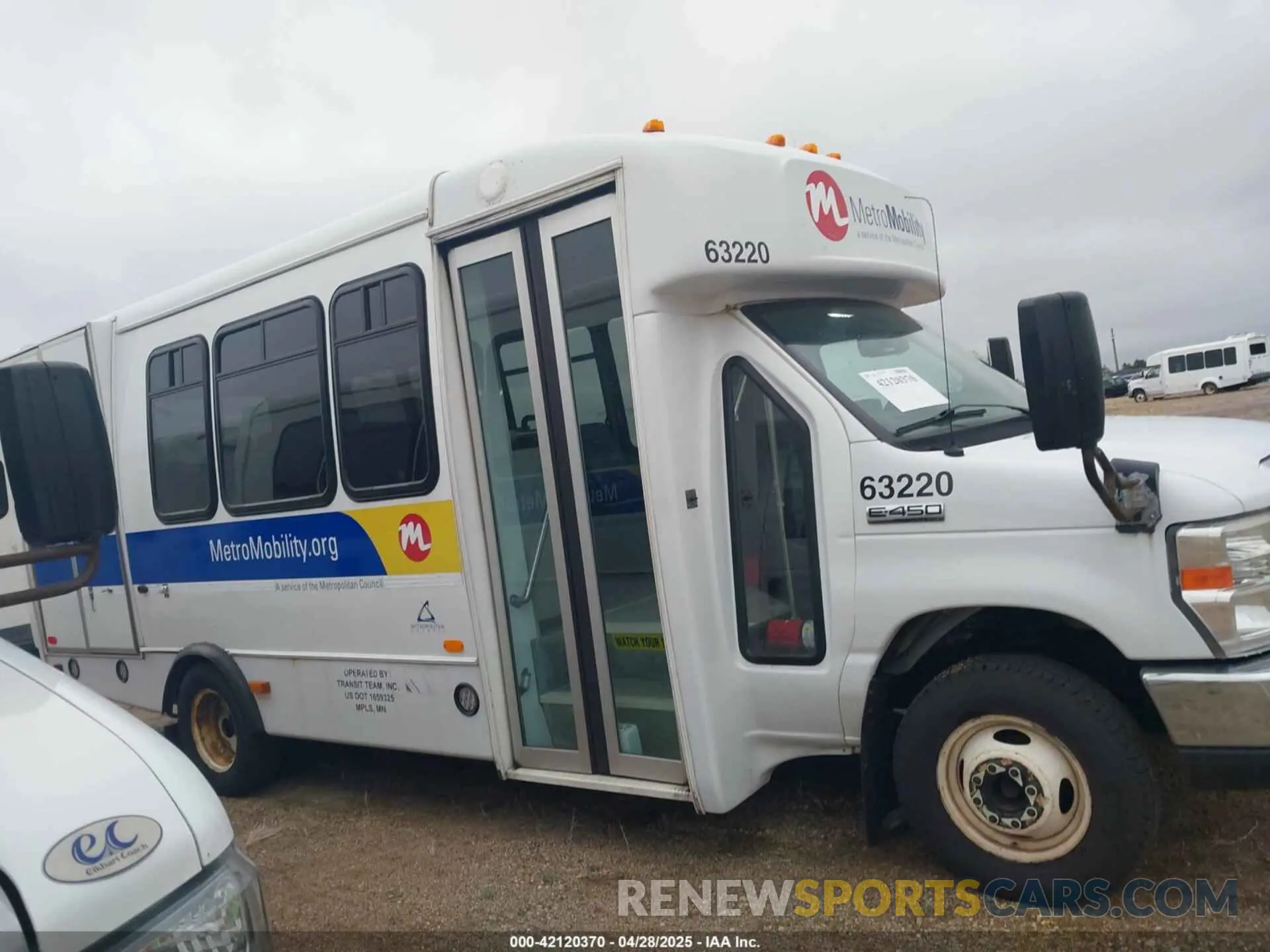 13 fotografías del automóvil dañado 1FDFE4FS1KDC31024 FORD E-450 CUTAWAY 2019