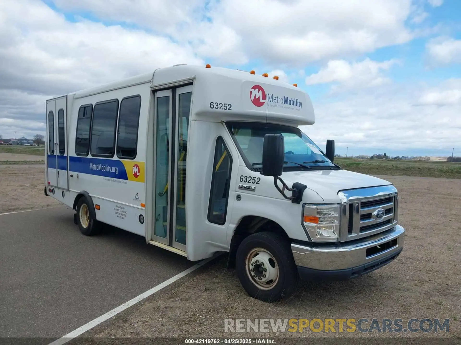 1 fotografías del automóvil dañado 1FDFE4FS1KDC60619 FORD E-450 CUTAWAY 2019