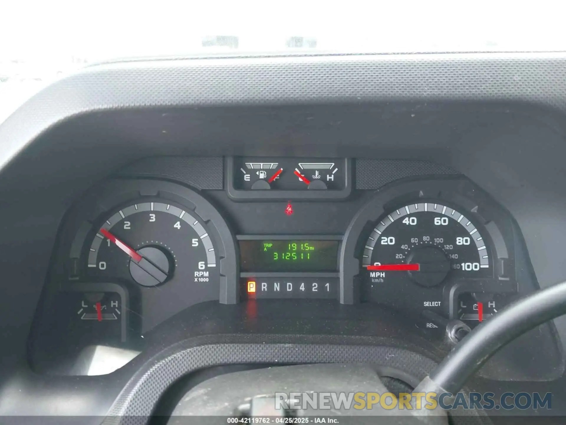 5 fotografías del automóvil dañado 1FDFE4FS1KDC60619 FORD E-450 CUTAWAY 2019