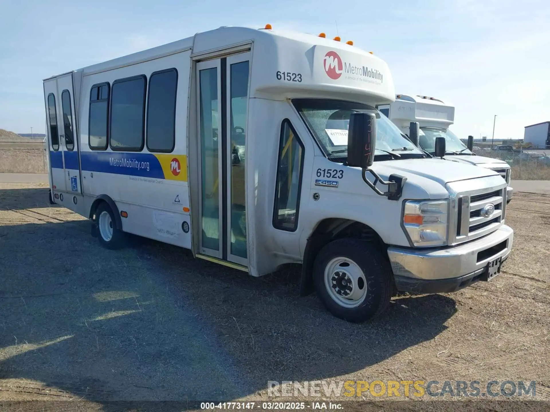 1 fotografías del automóvil dañado 1FDFE4FS2KDC60614 FORD E-450 CUTAWAY 2019