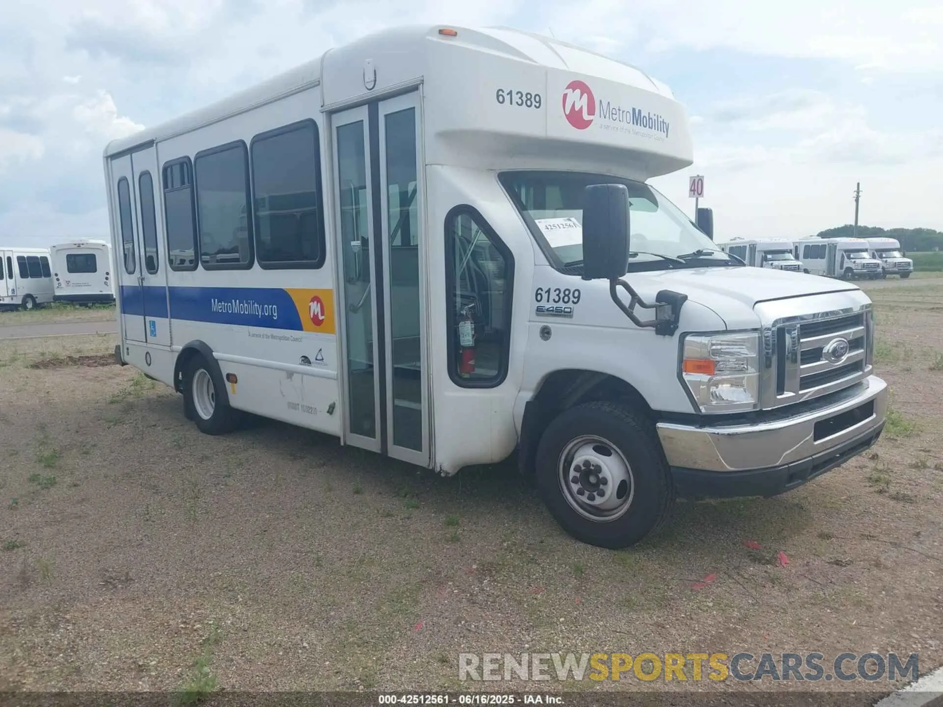 1 fotografías del automóvil dañado 1FDFE4FS3KDC32031 FORD E-450 CUTAWAY 2019