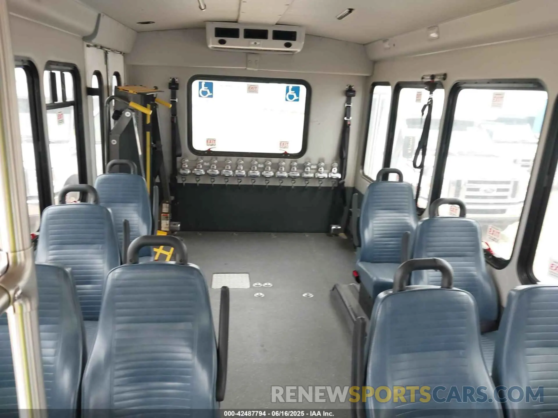 7 fotografías del automóvil dañado 1FDFE4FS3KDC32045 FORD E-450 CUTAWAY 2019