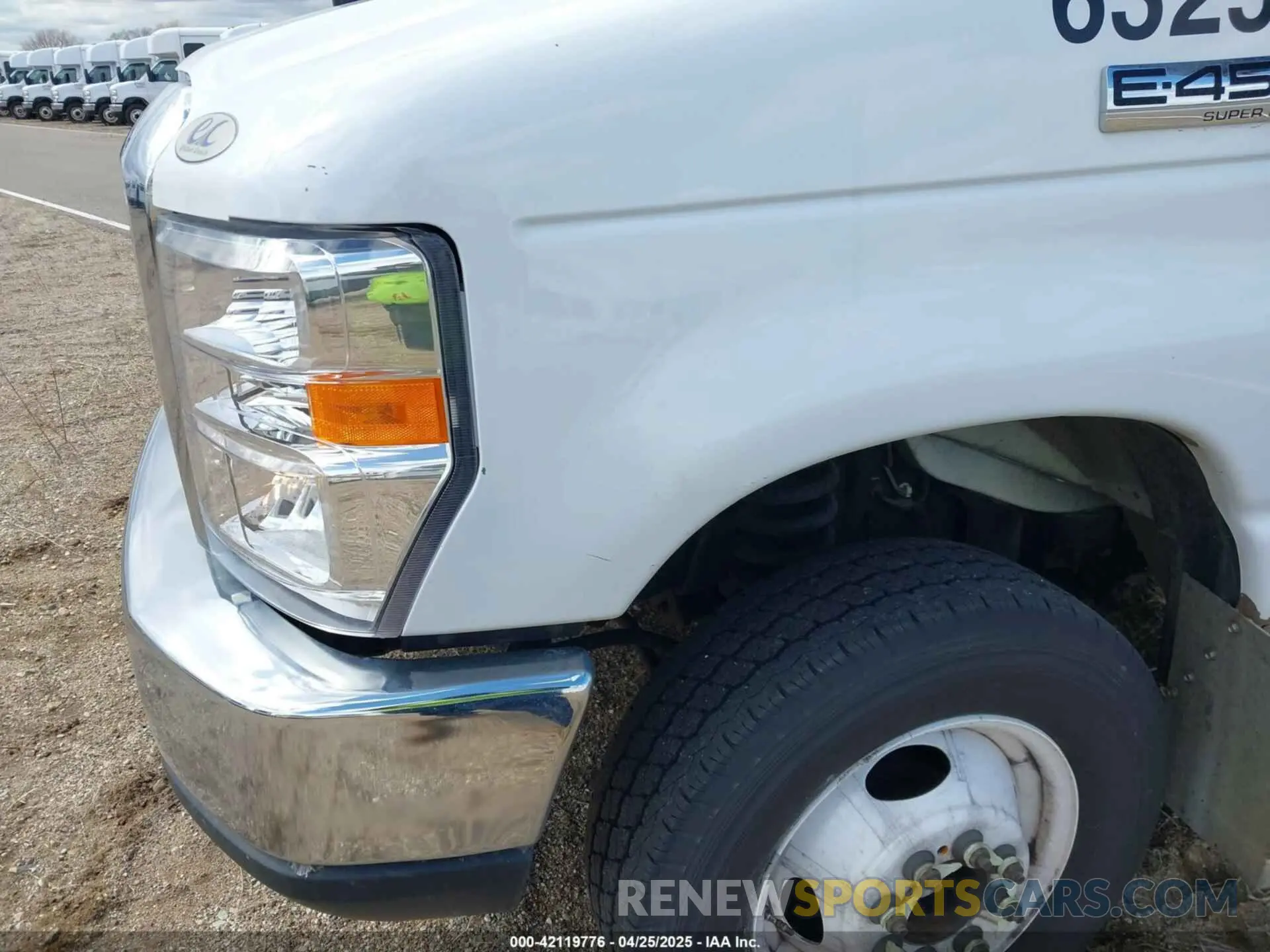 11 fotografías del automóvil dañado 1FDFE4FS3KDC60623 FORD E-450 CUTAWAY 2019