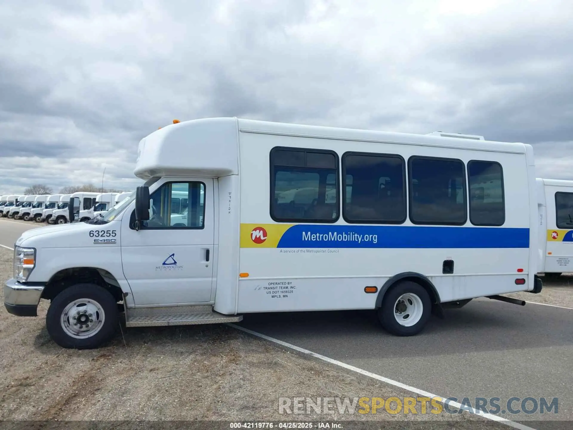 14 fotografías del automóvil dañado 1FDFE4FS3KDC60623 FORD E-450 CUTAWAY 2019