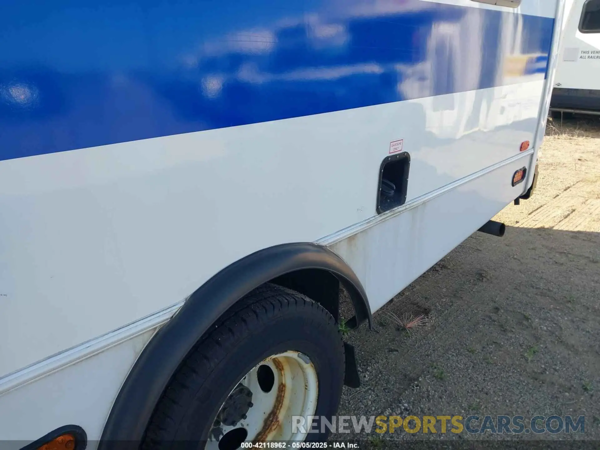 11 fotografías del automóvil dañado 1FDFE4FS7KDC56168 FORD E-450 CUTAWAY 2019