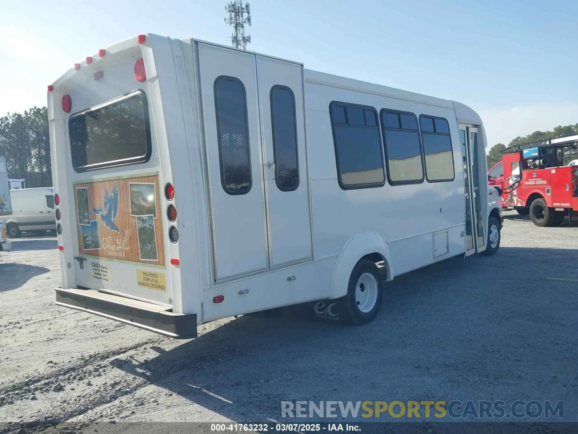 4 fotografías del automóvil dañado 1FDFE4FS9KDC07361 FORD E-450 CUTAWAY 2019