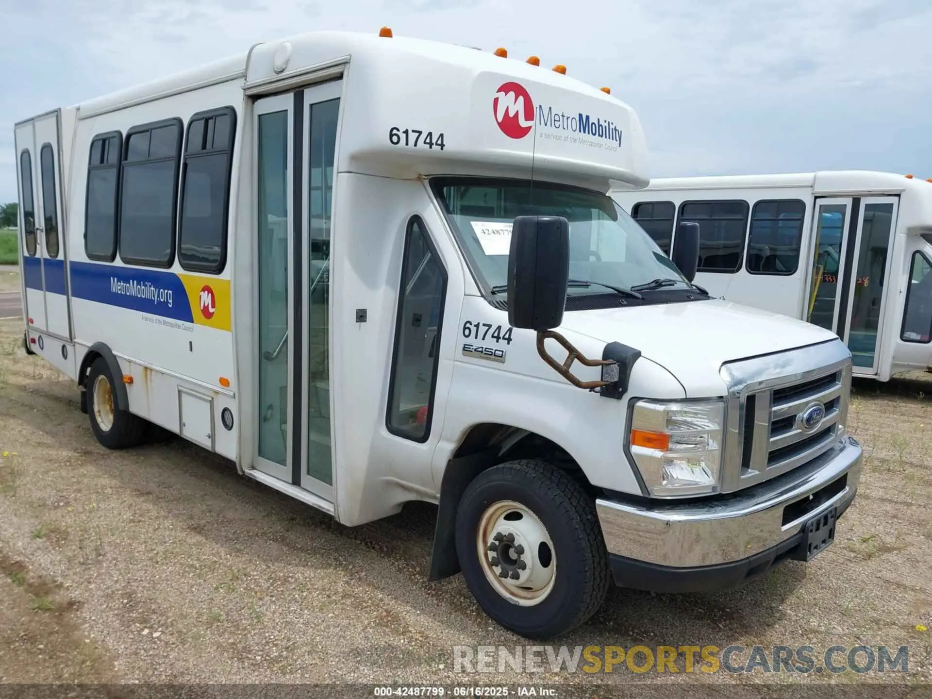 1 fotografías del automóvil dañado 1FDFE4FS9KDC31028 FORD E-450 CUTAWAY 2019