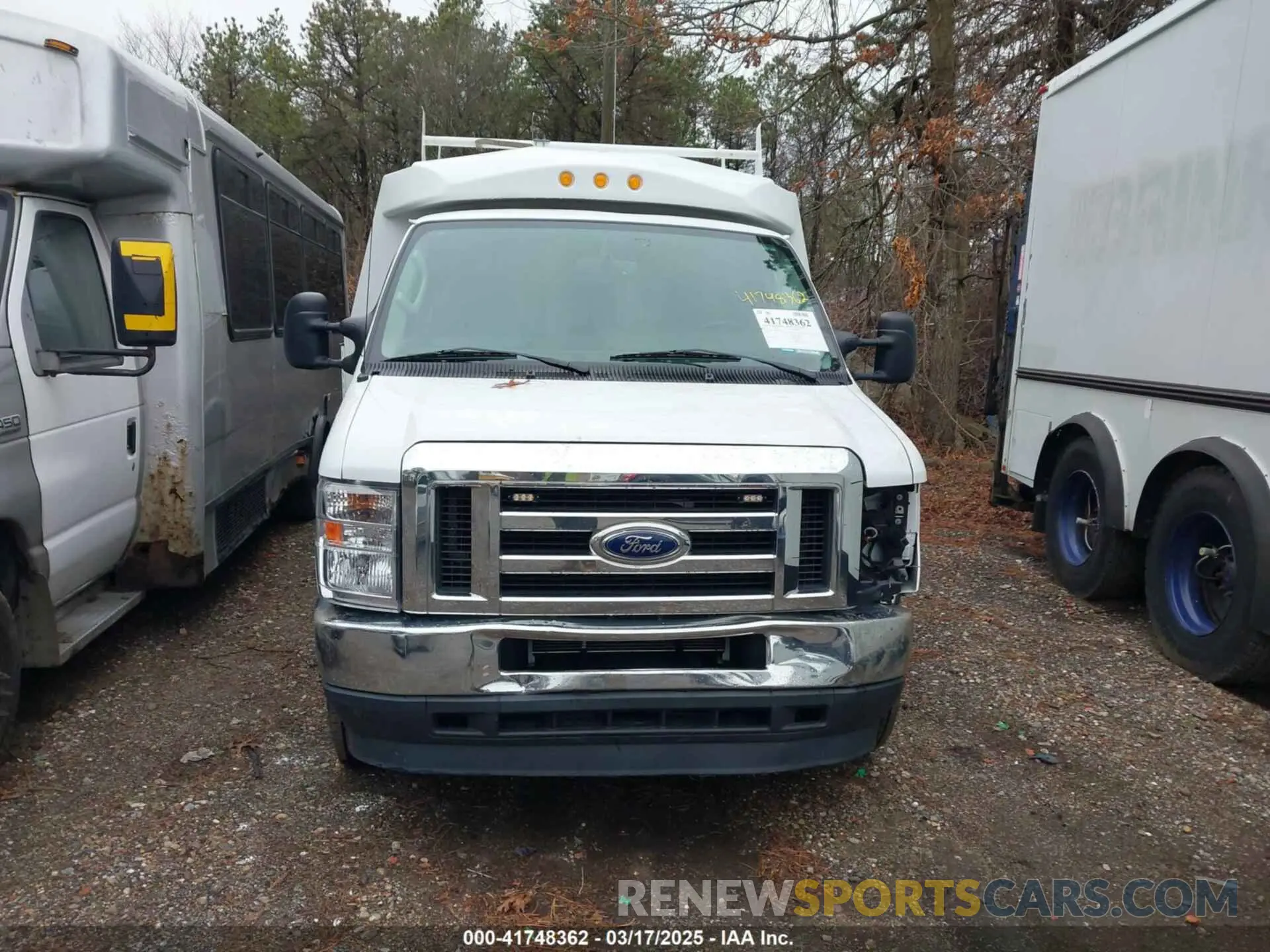 12 fotografías del automóvil dañado 1FDXE4FN1NDC20320 FORD E-450 CUTAWAY 2022