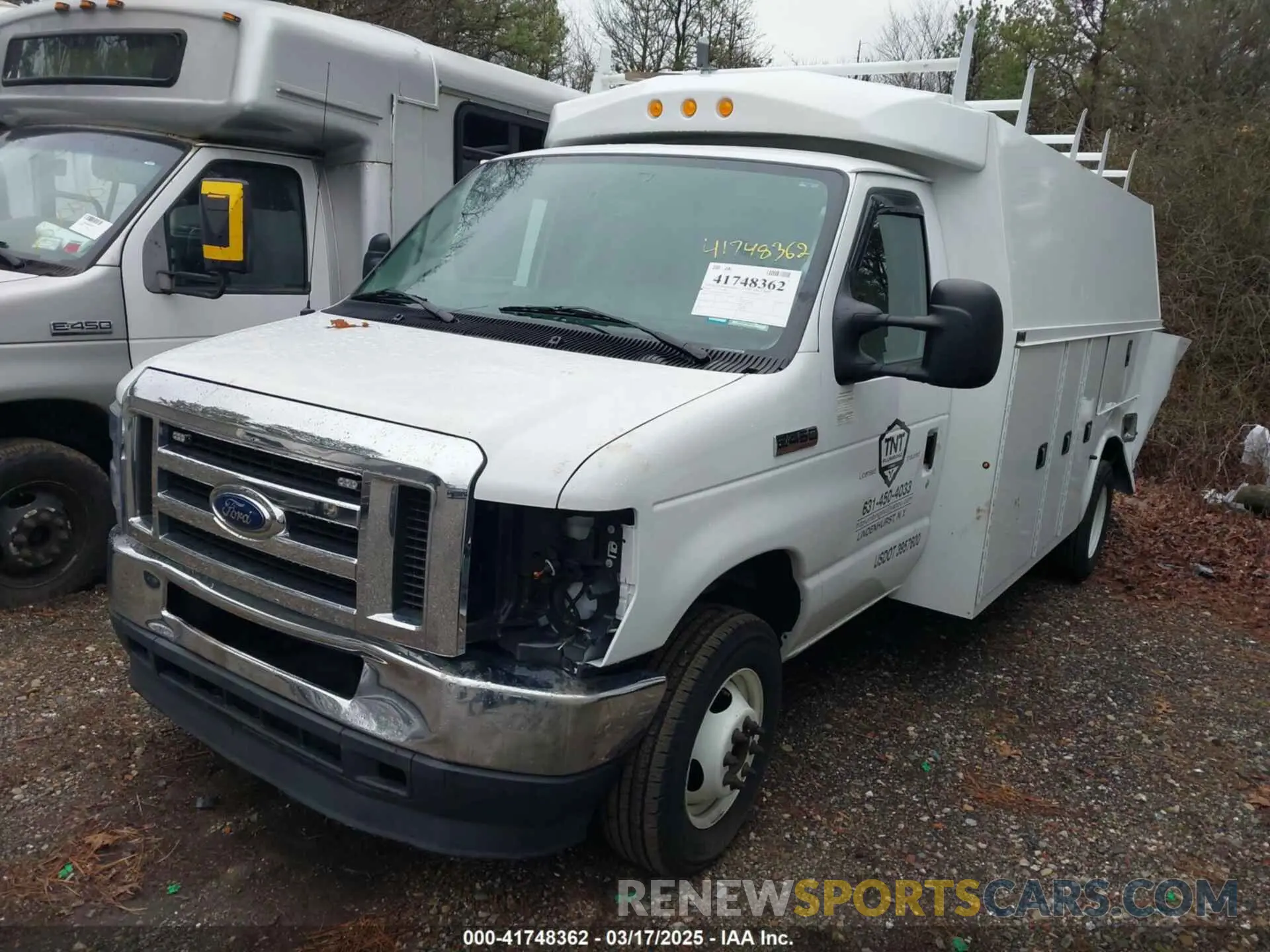 2 fotografías del automóvil dañado 1FDXE4FN1NDC20320 FORD E-450 CUTAWAY 2022